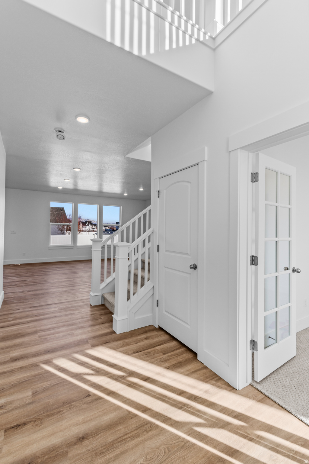 ENVISION ESTATES - Residential