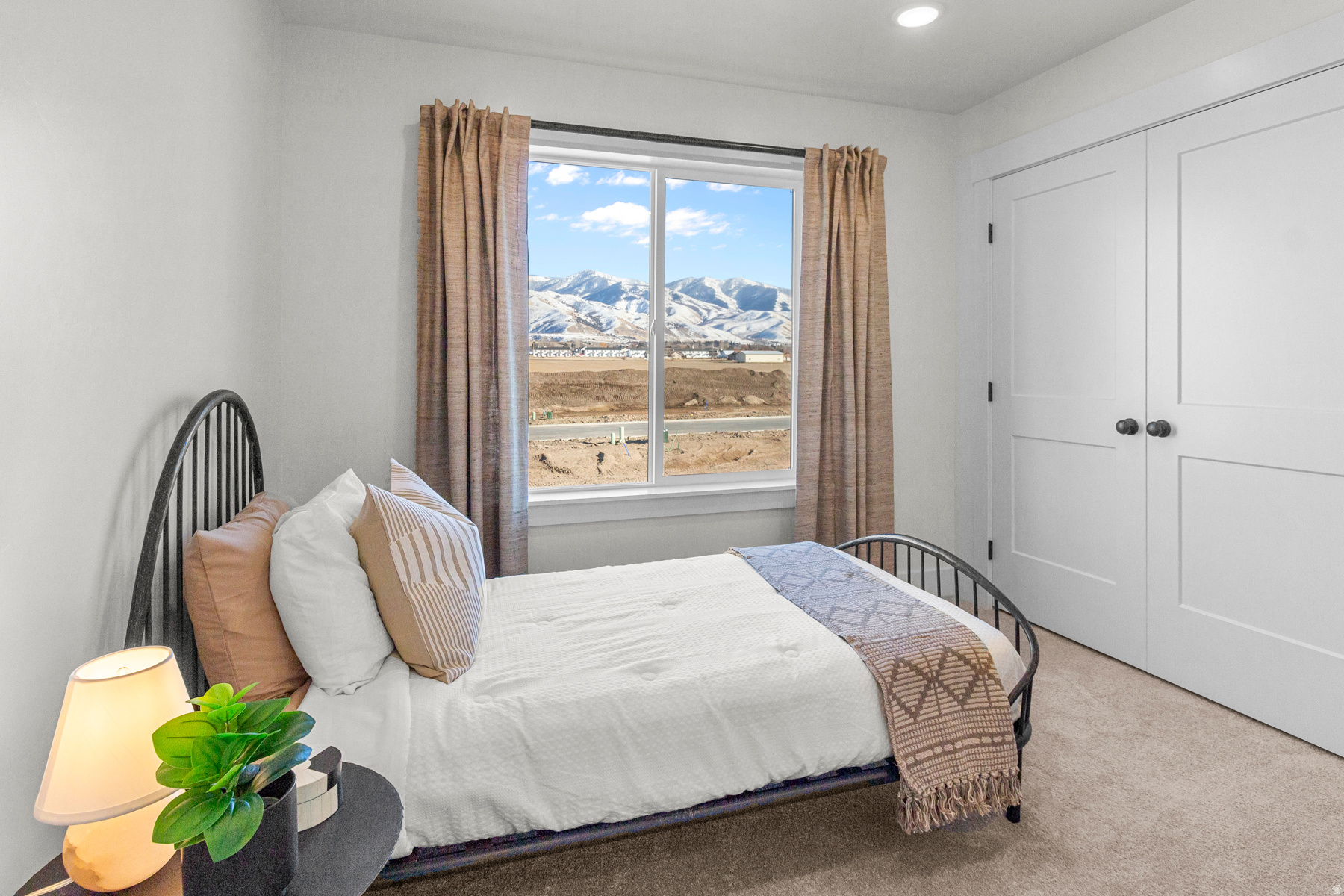 ENVISION ESTATES - Residential