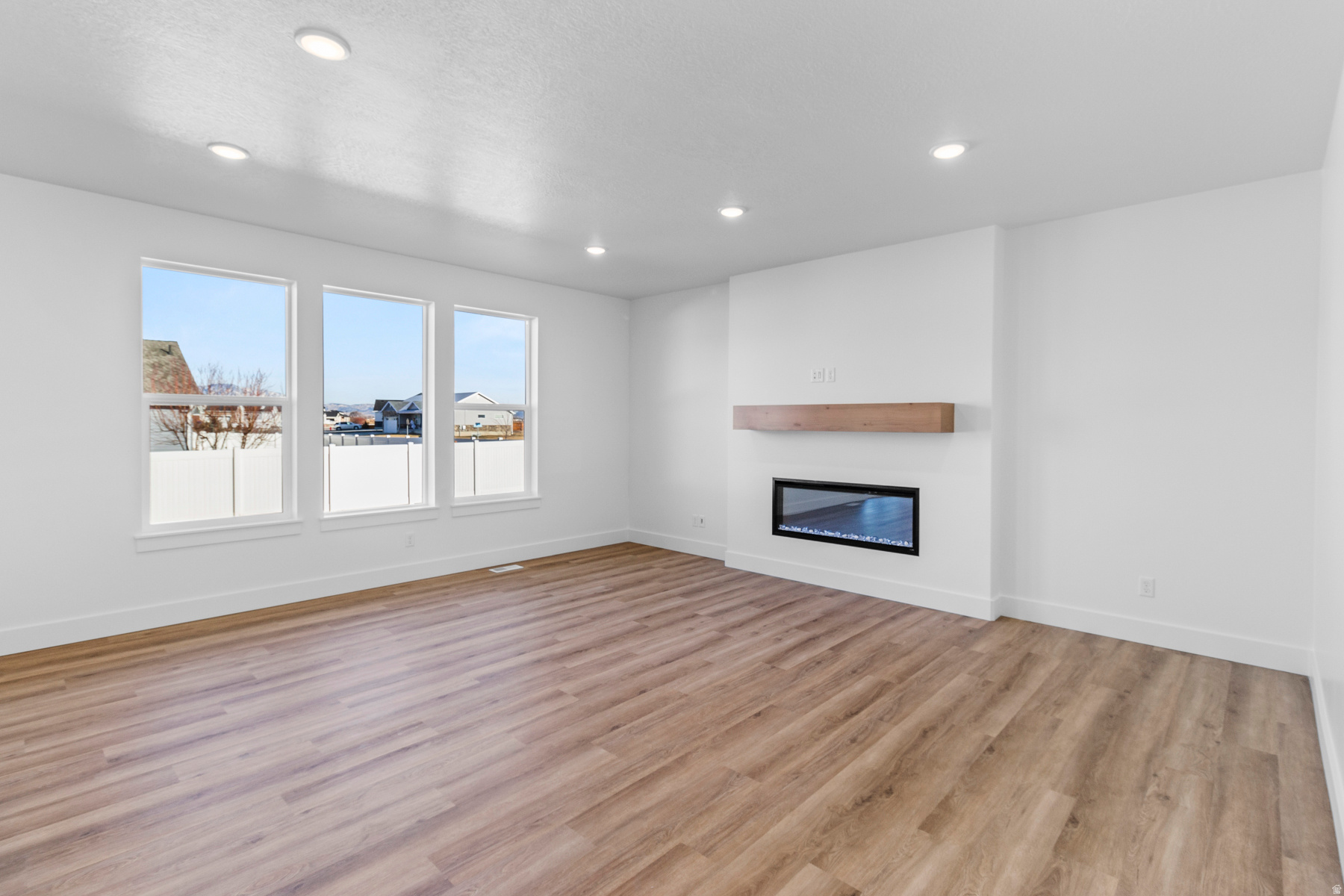 ENVISION ESTATES - Residential