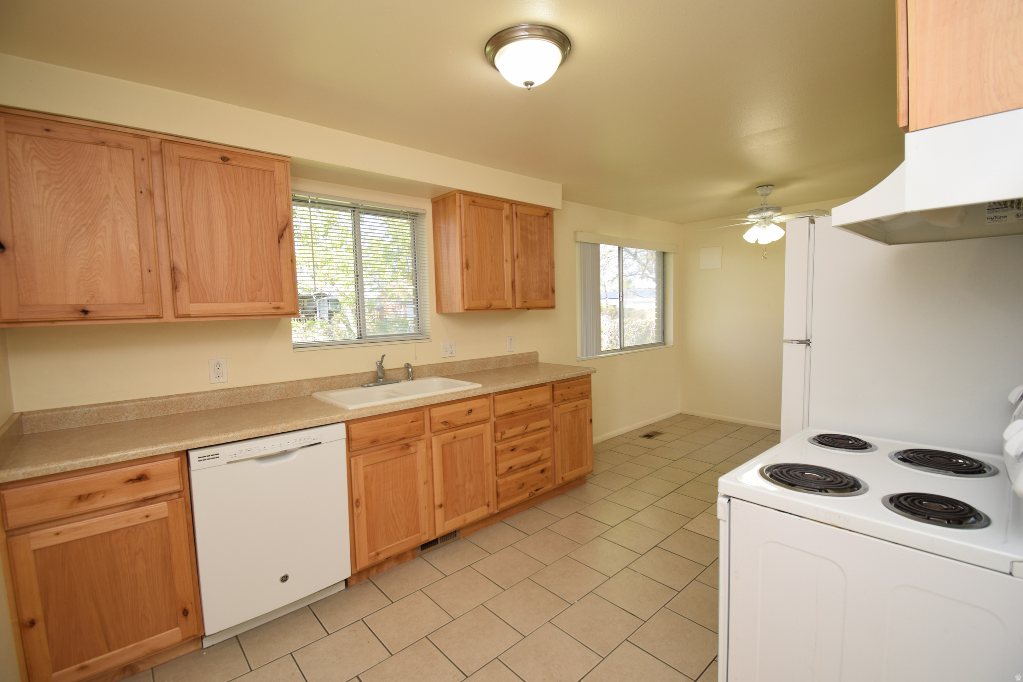 COLONY WEST #8 - Residential