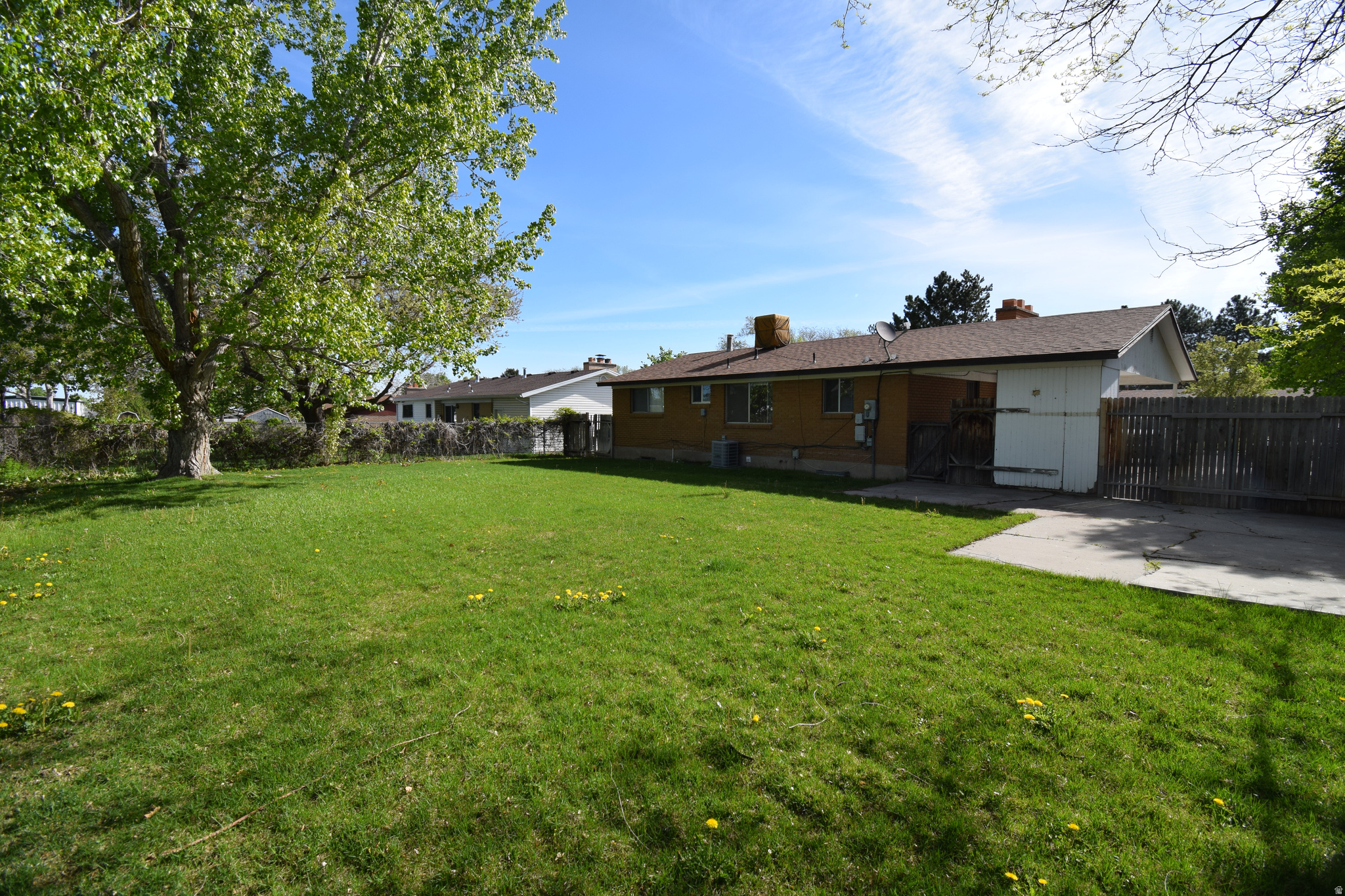 COLONY WEST #8 - Residential