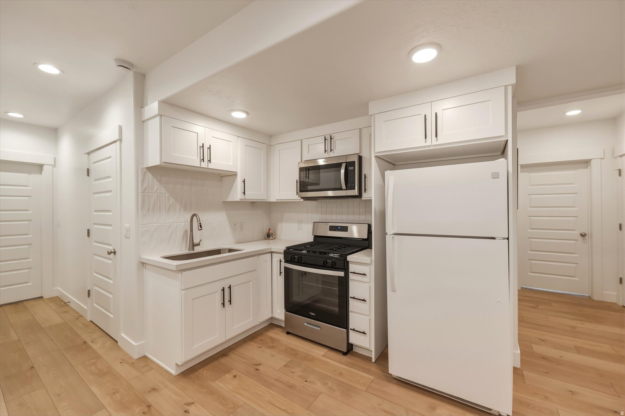 HIDDEN OAKS - Residential