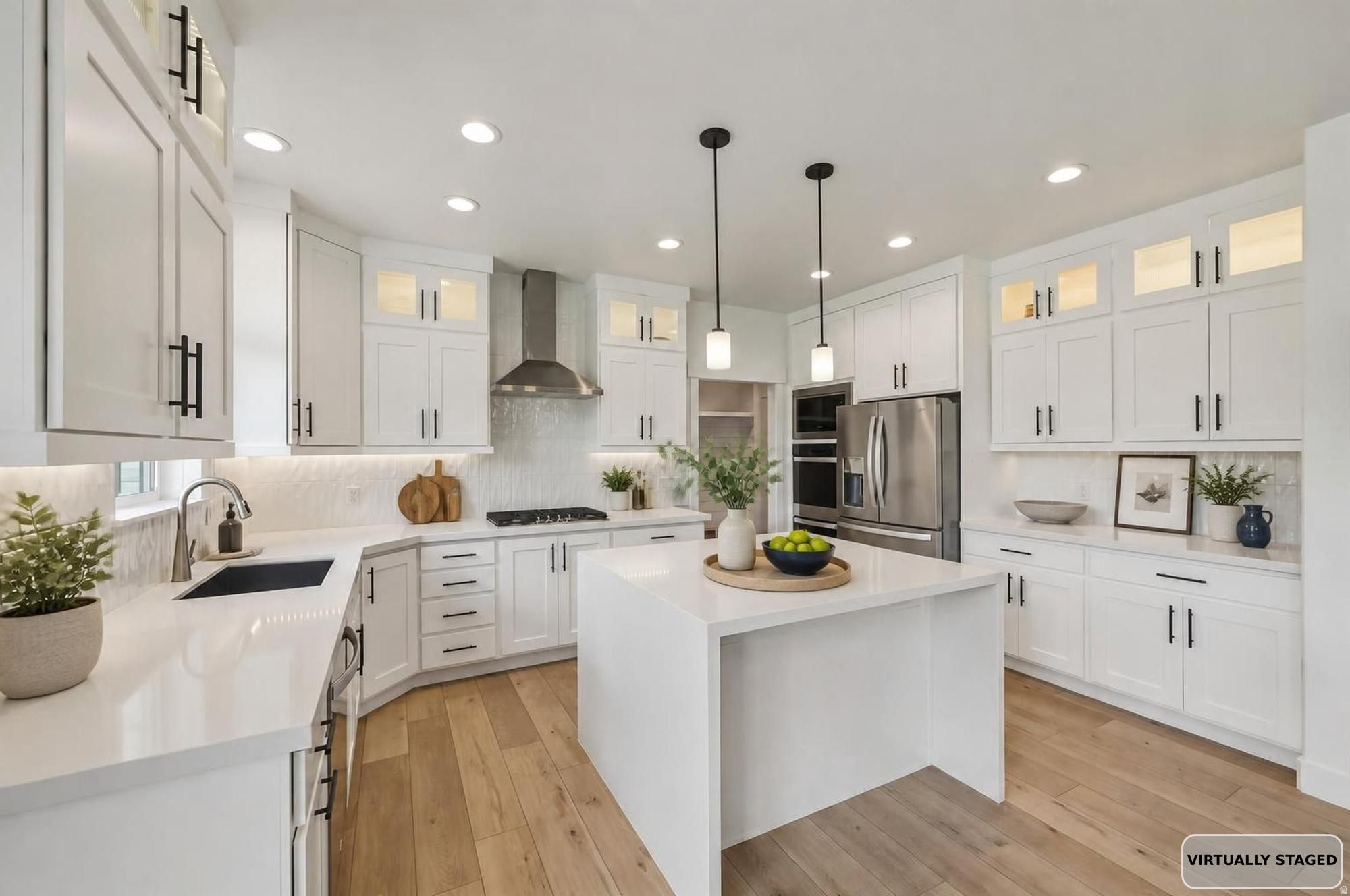 HIDDEN OAKS - Residential