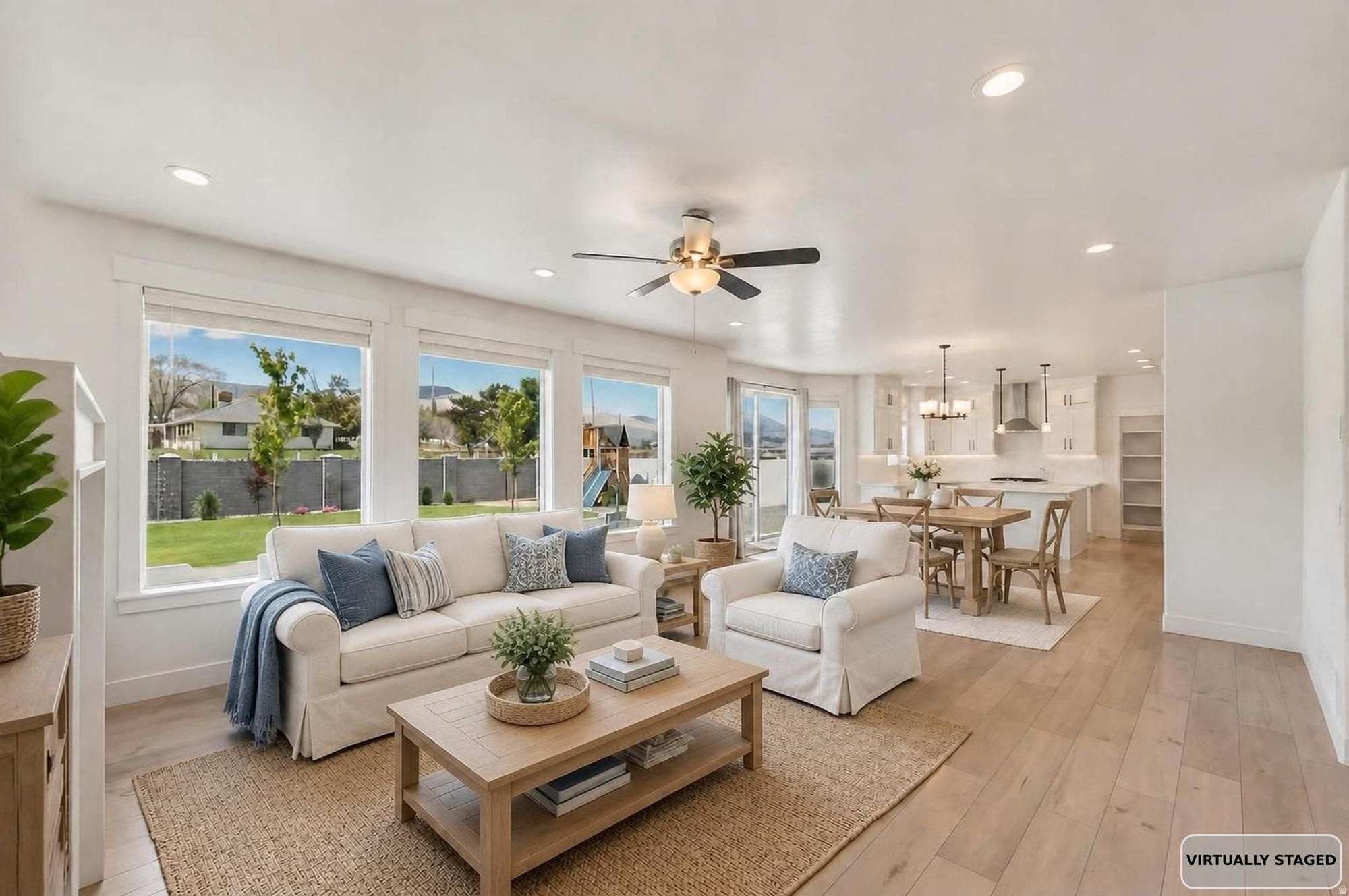 HIDDEN OAKS - Residential