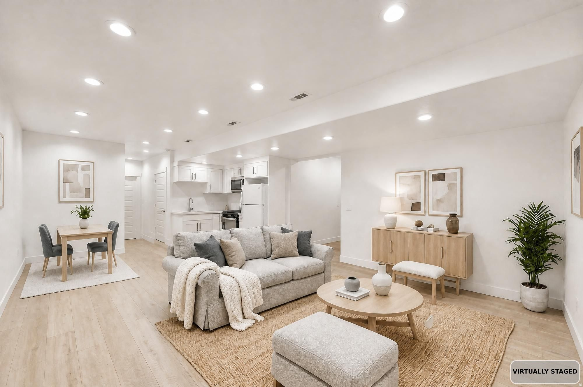 HIDDEN OAKS - Residential