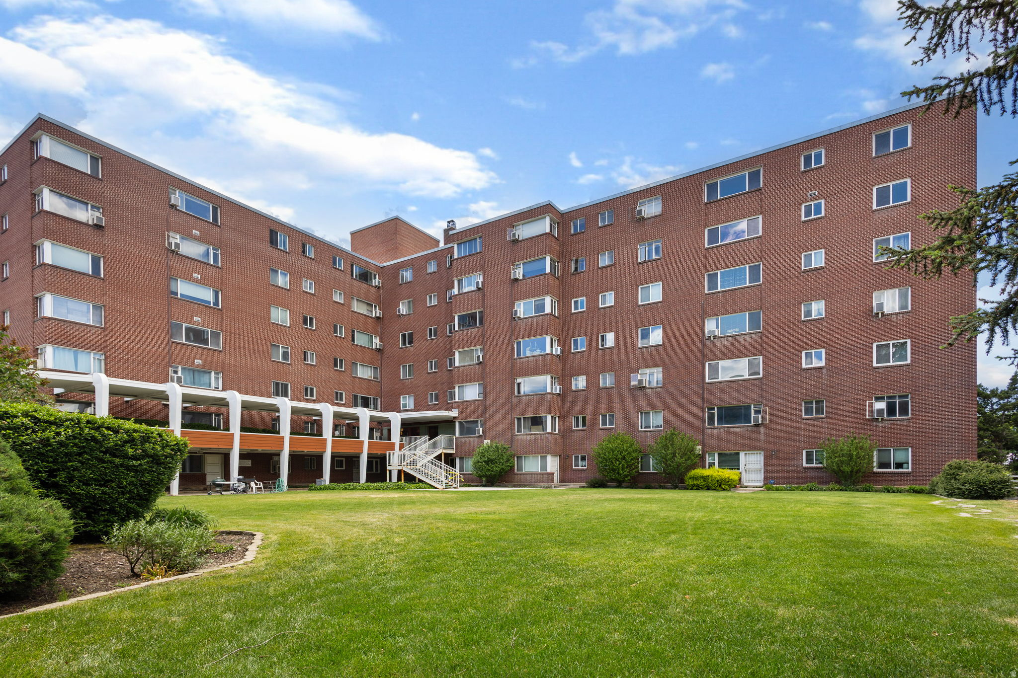 UNIVERSITY HEIGHTS - Residential