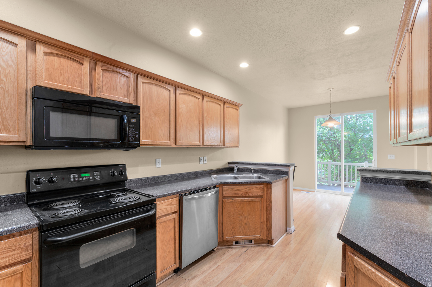 PHEASANT POINTE - Residential