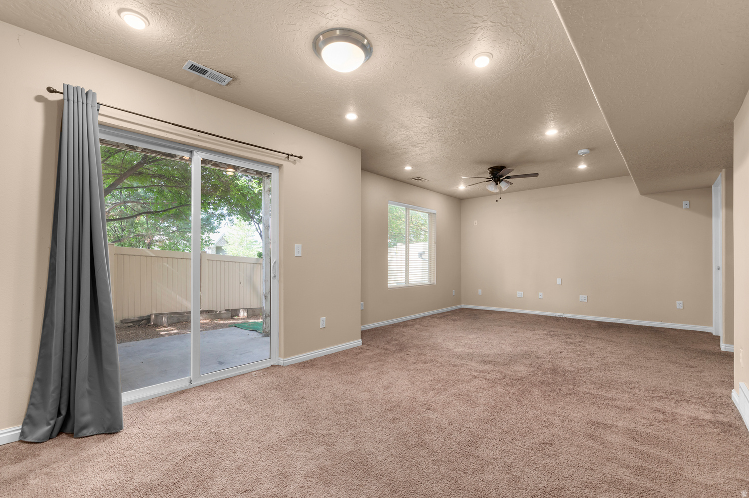 PHEASANT POINTE - Residential