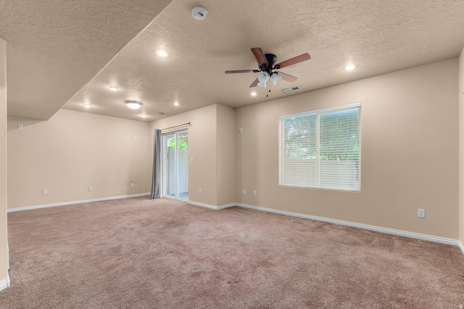 PHEASANT POINTE - Residential