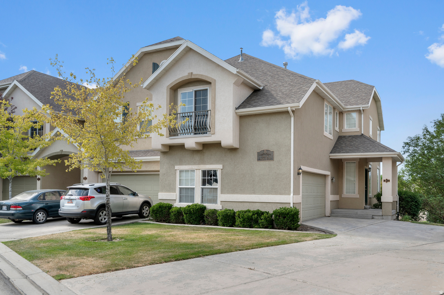 Lehi 2 Story Townhouse! 2 car garage and walk out Basement with patio. Make this yours and pick out your own simple upgrades. Home needs some updating, but location and area would make for great owner occupied or rental with fresh paint and new flooring. At any rate, it's still move in ready. Master bathroom is spacious with garden tub and double vanity. Great location in heart of Silicon Slopes, and close to shopping, eating and freeway access!