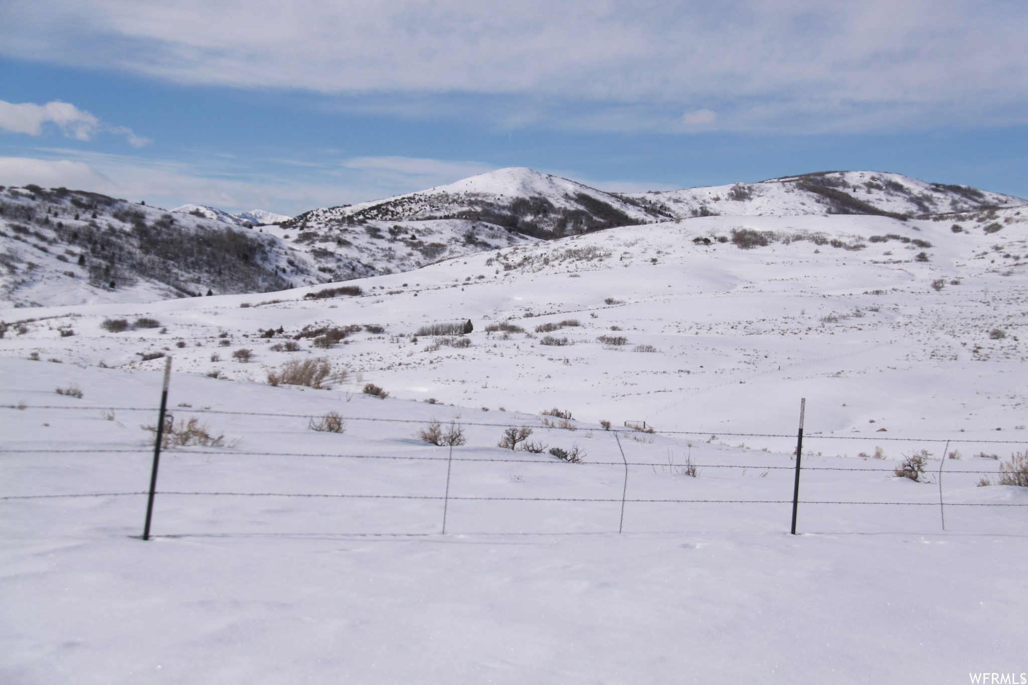 SOUTH SUMMIT - Land