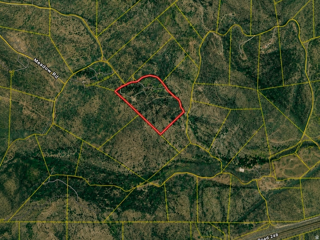SOUTH SUMMIT - Land