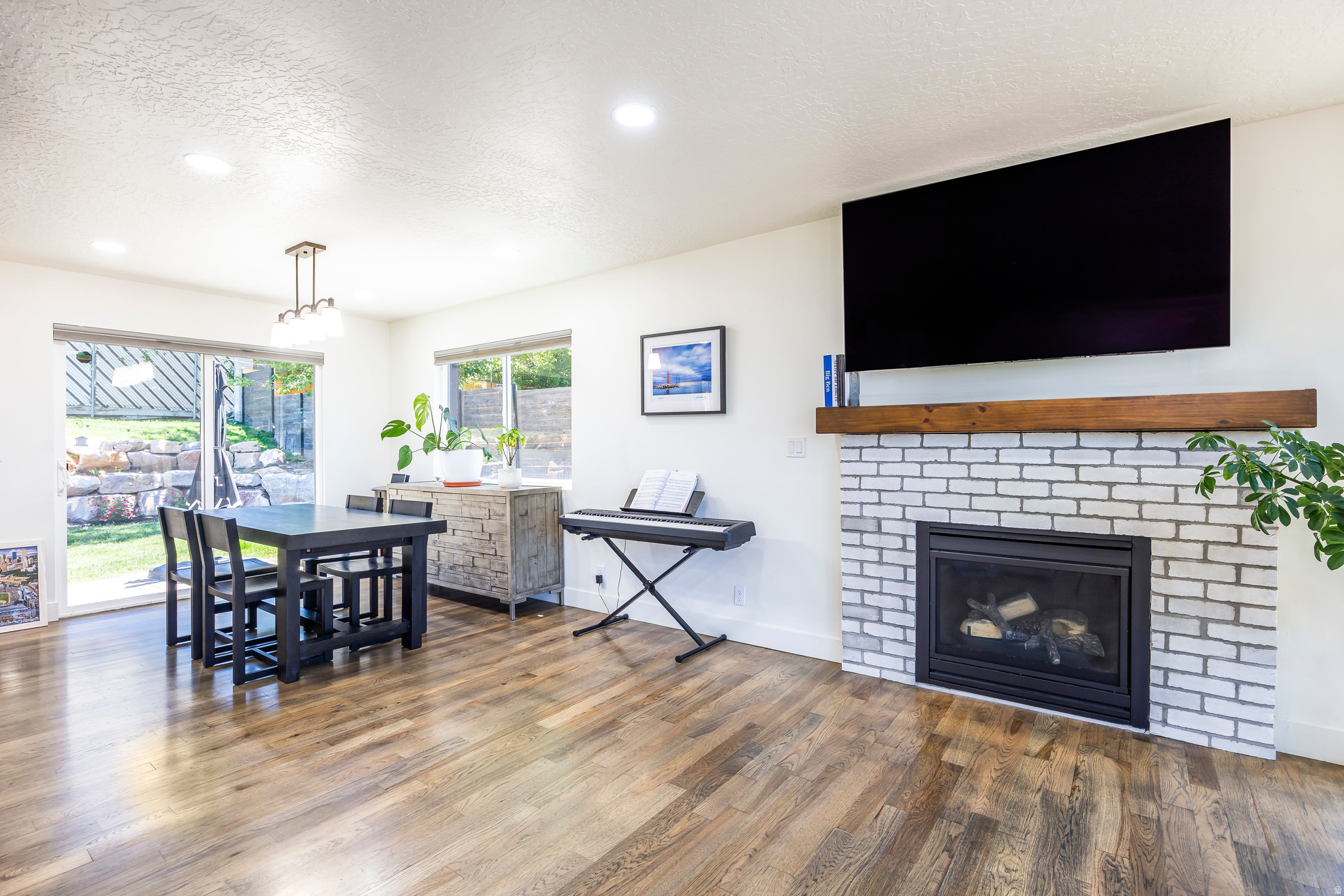 MT OLYMPUS HILLS - Residential Lease