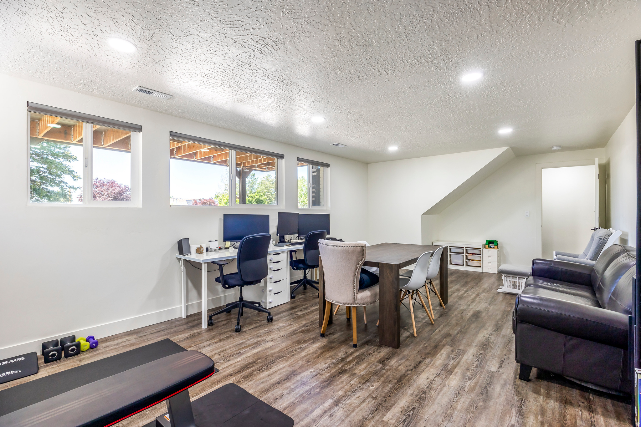 MT OLYMPUS HILLS - Residential Lease