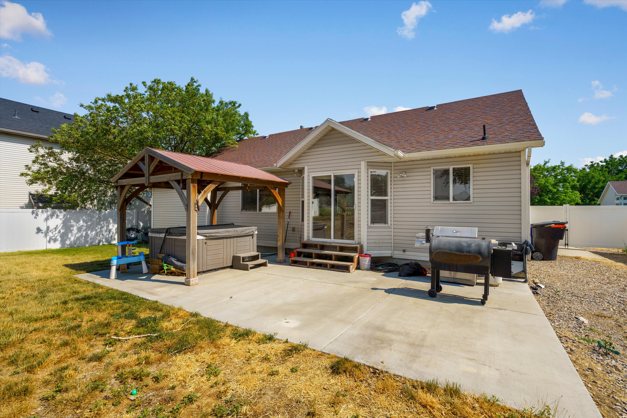 TAYLORS POINTE - Residential