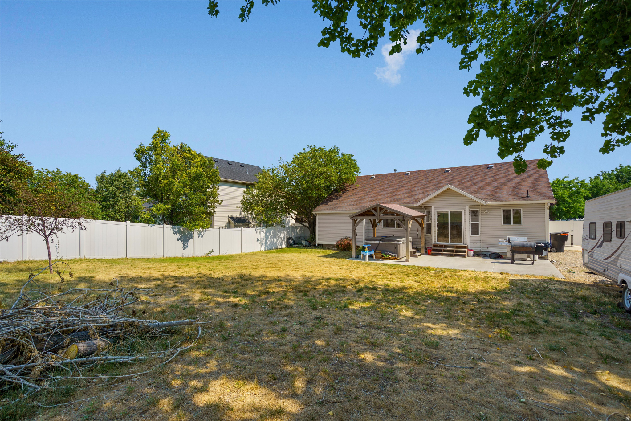 TAYLORS POINTE - Residential