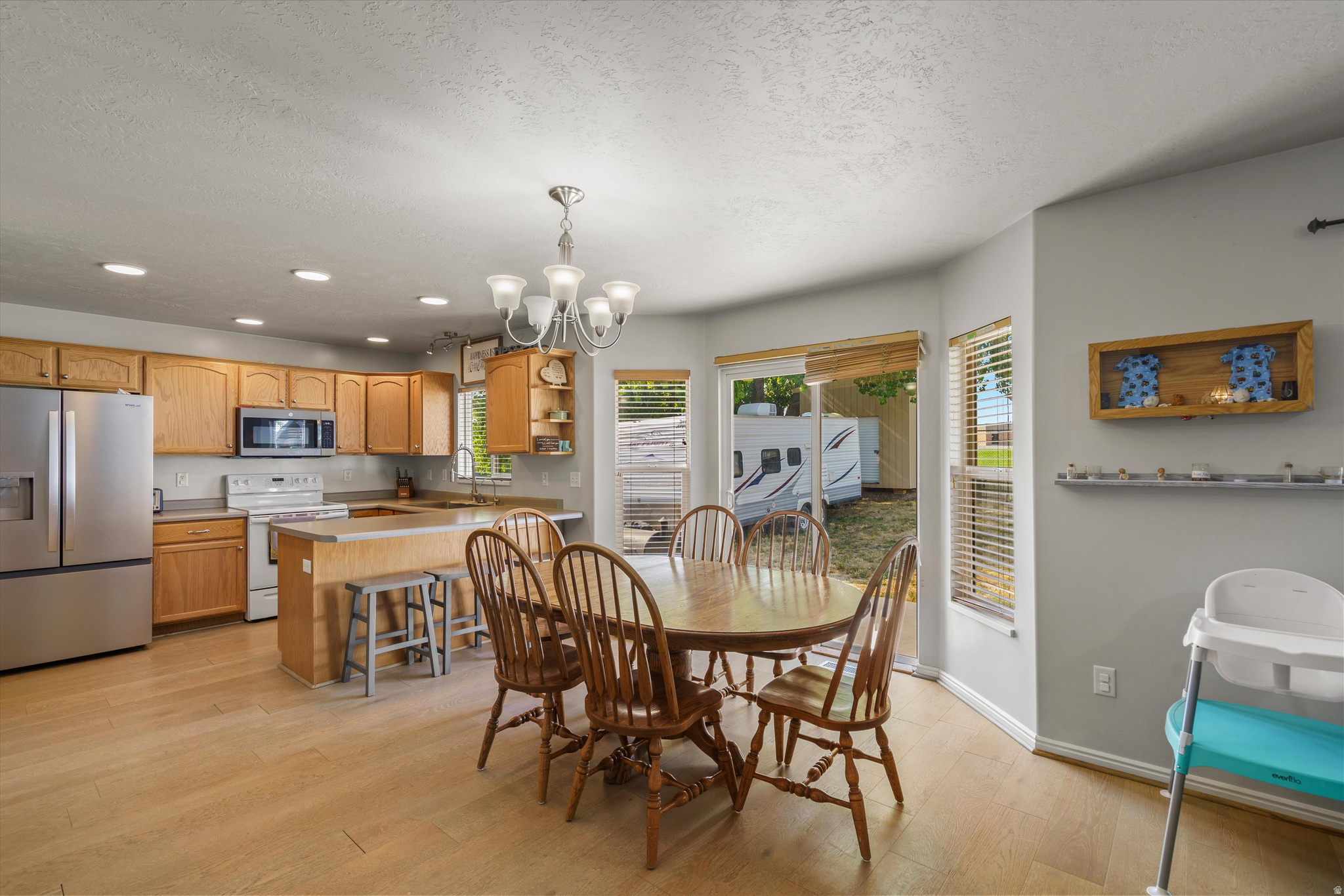 TAYLORS POINTE - Residential