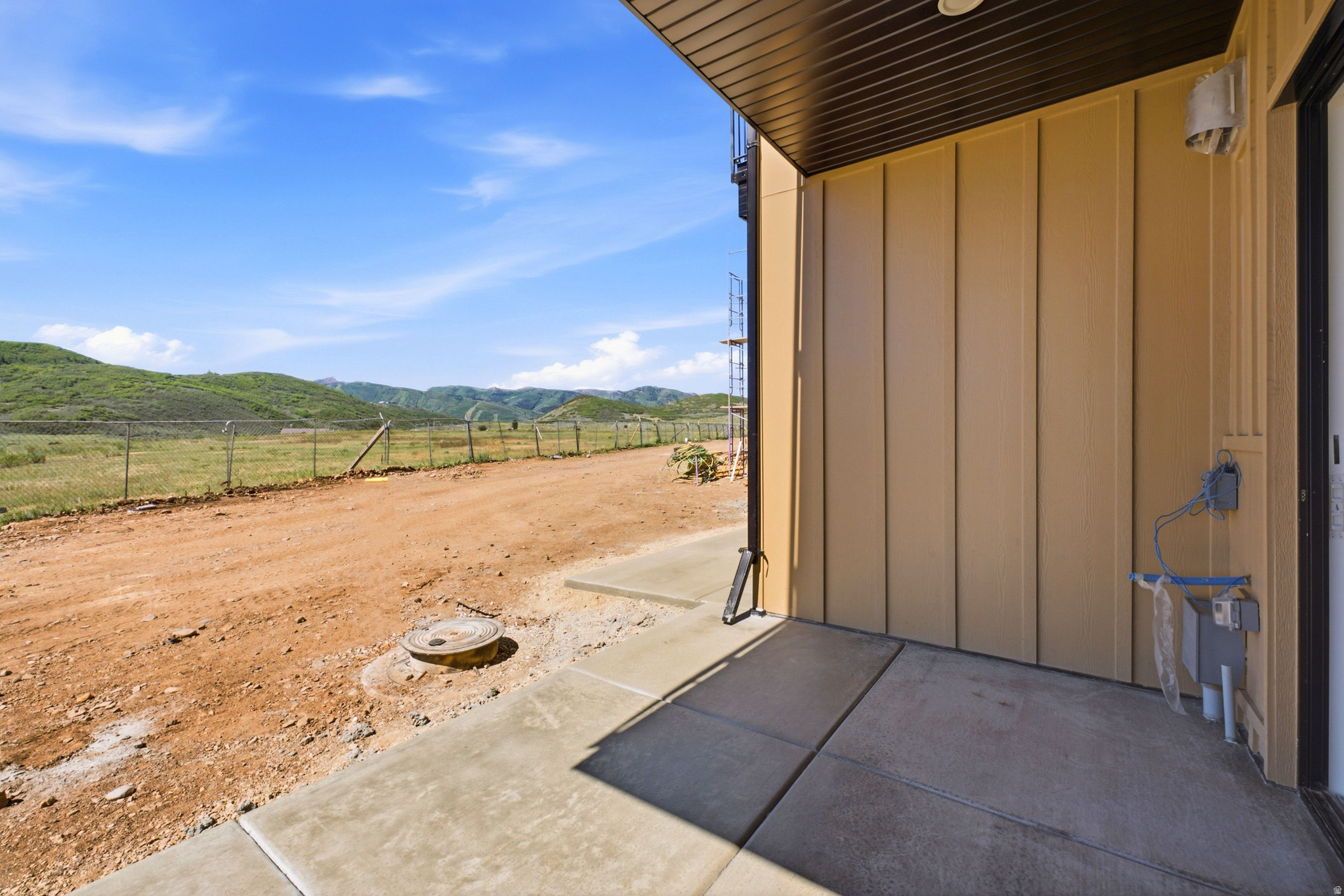 STUDIO CROSSING TOWNHOMES - Residential