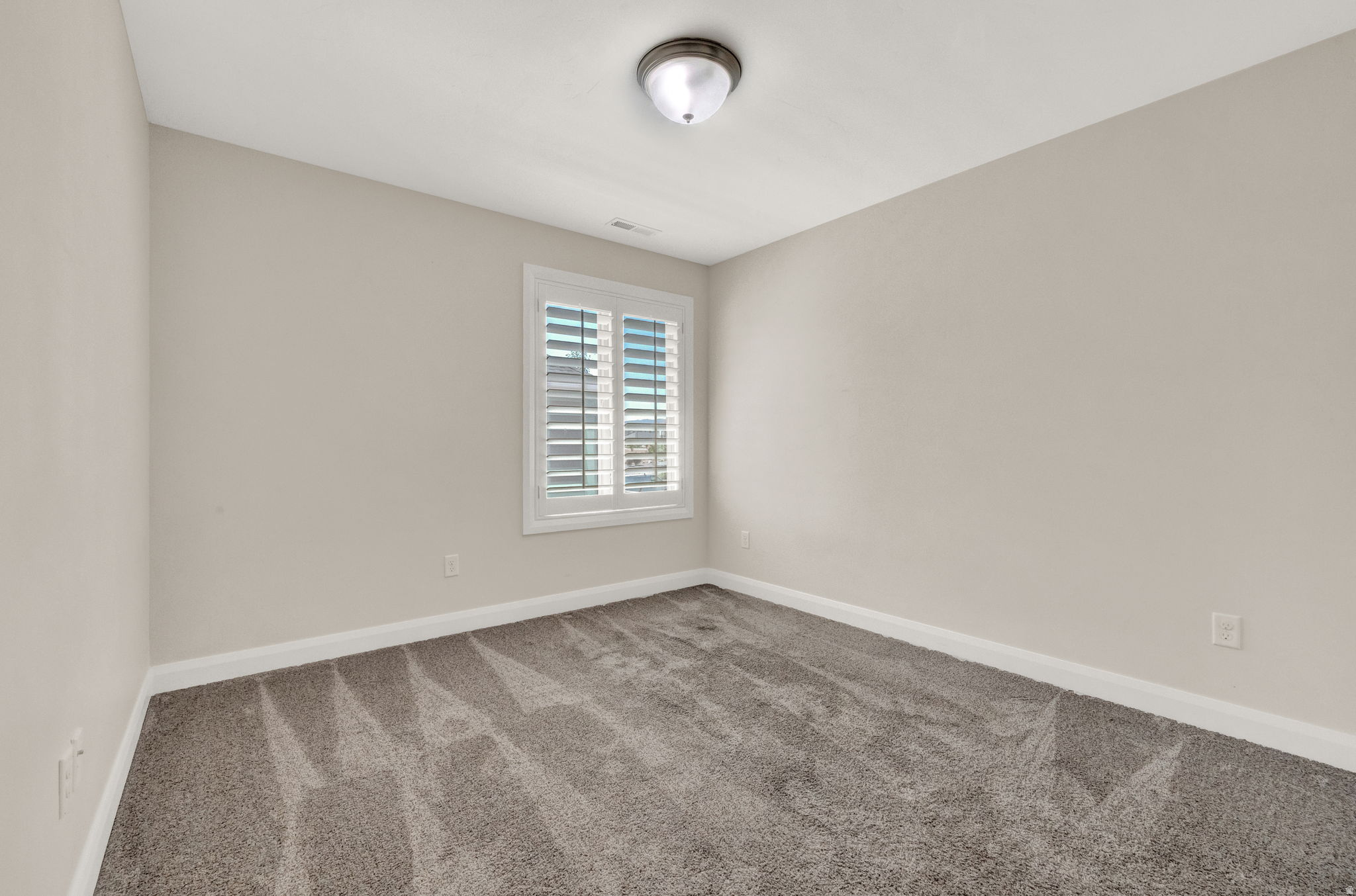 DELANDRAE HEIGHTS - Residential Lease