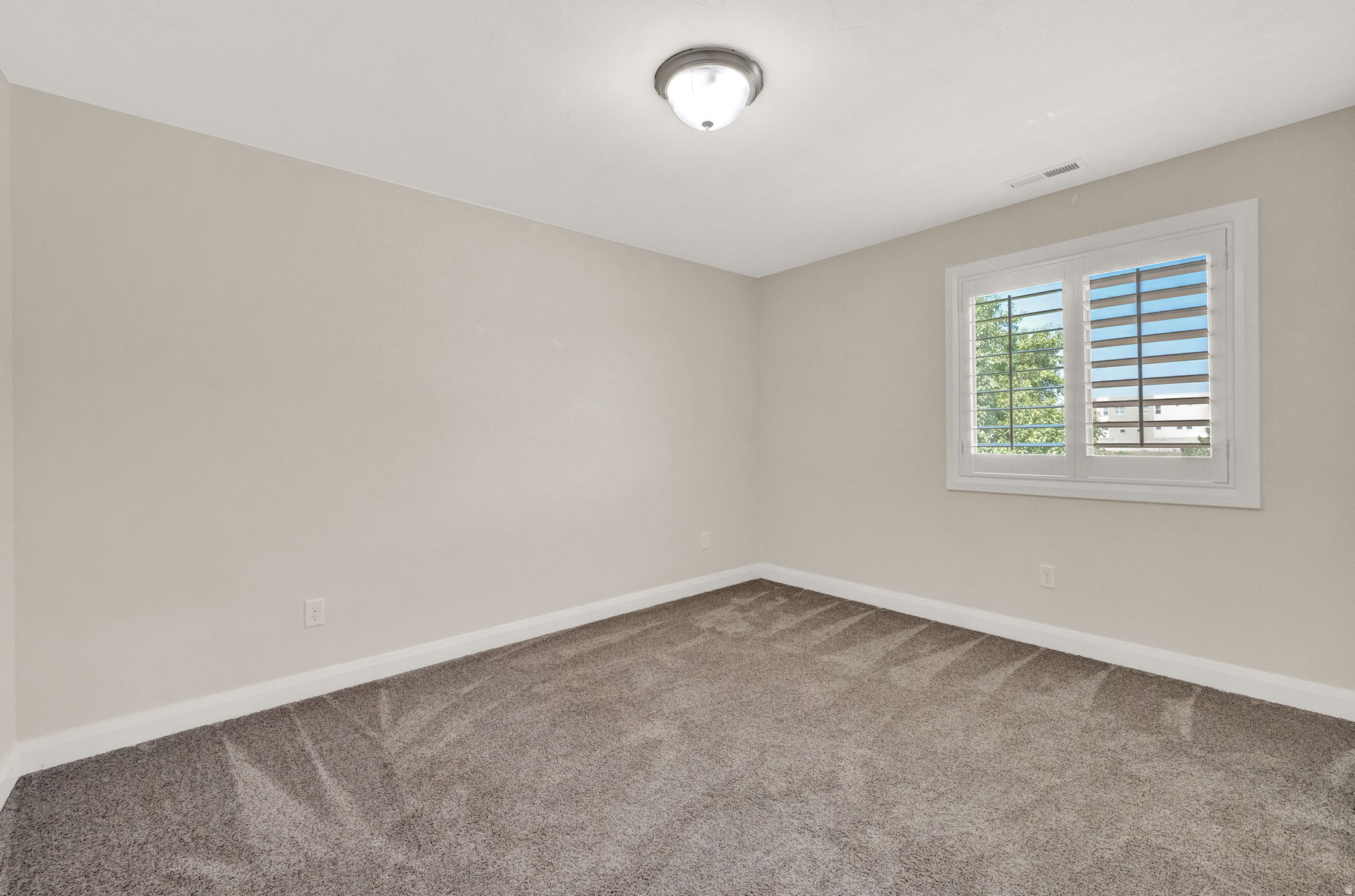 DELANDRAE HEIGHTS - Residential Lease