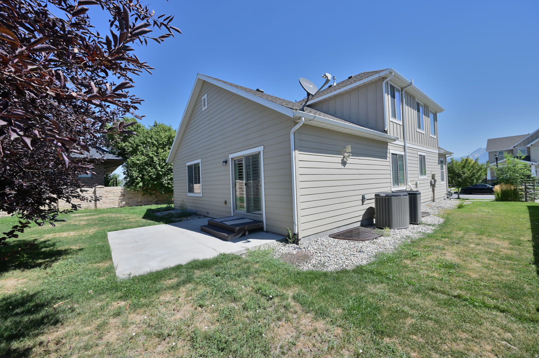 DELANDRAE HEIGHTS - Residential Lease