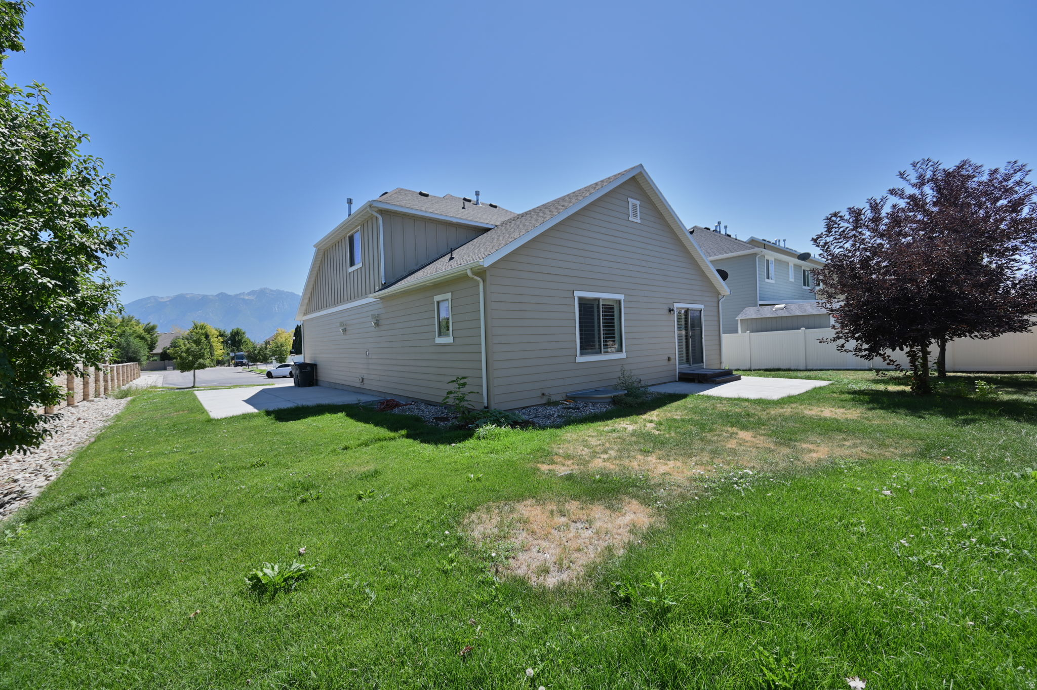 DELANDRAE HEIGHTS - Residential Lease
