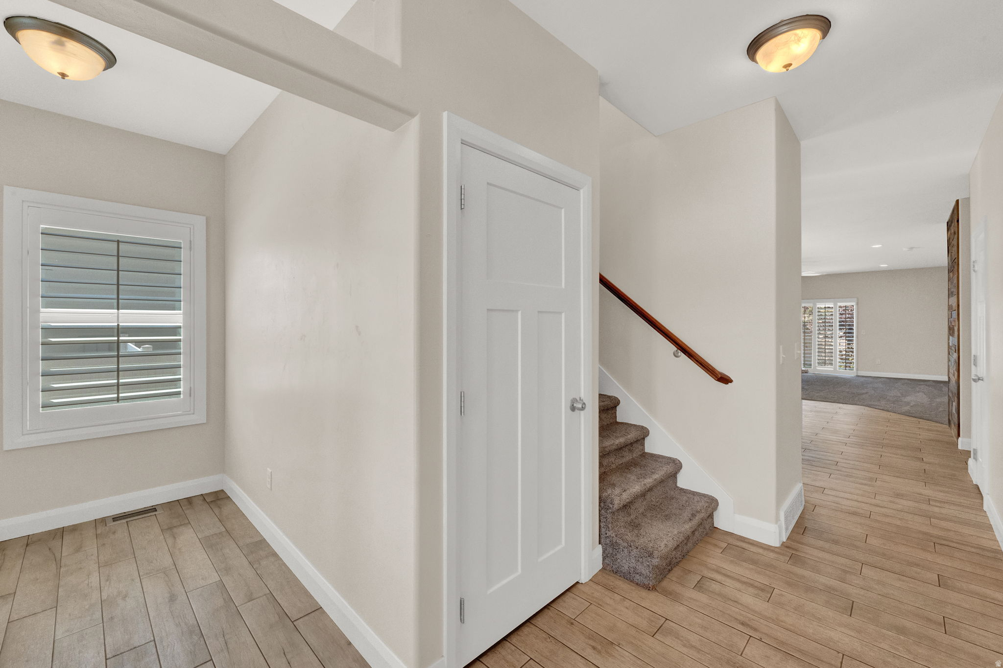 DELANDRAE HEIGHTS - Residential Lease