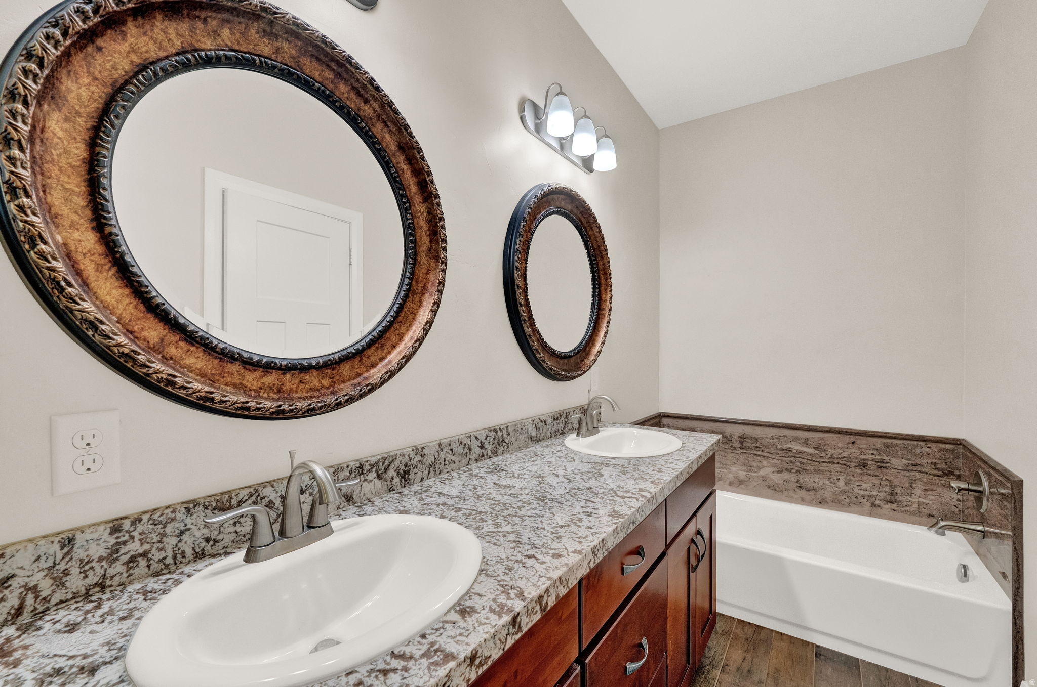 DELANDRAE HEIGHTS - Residential Lease