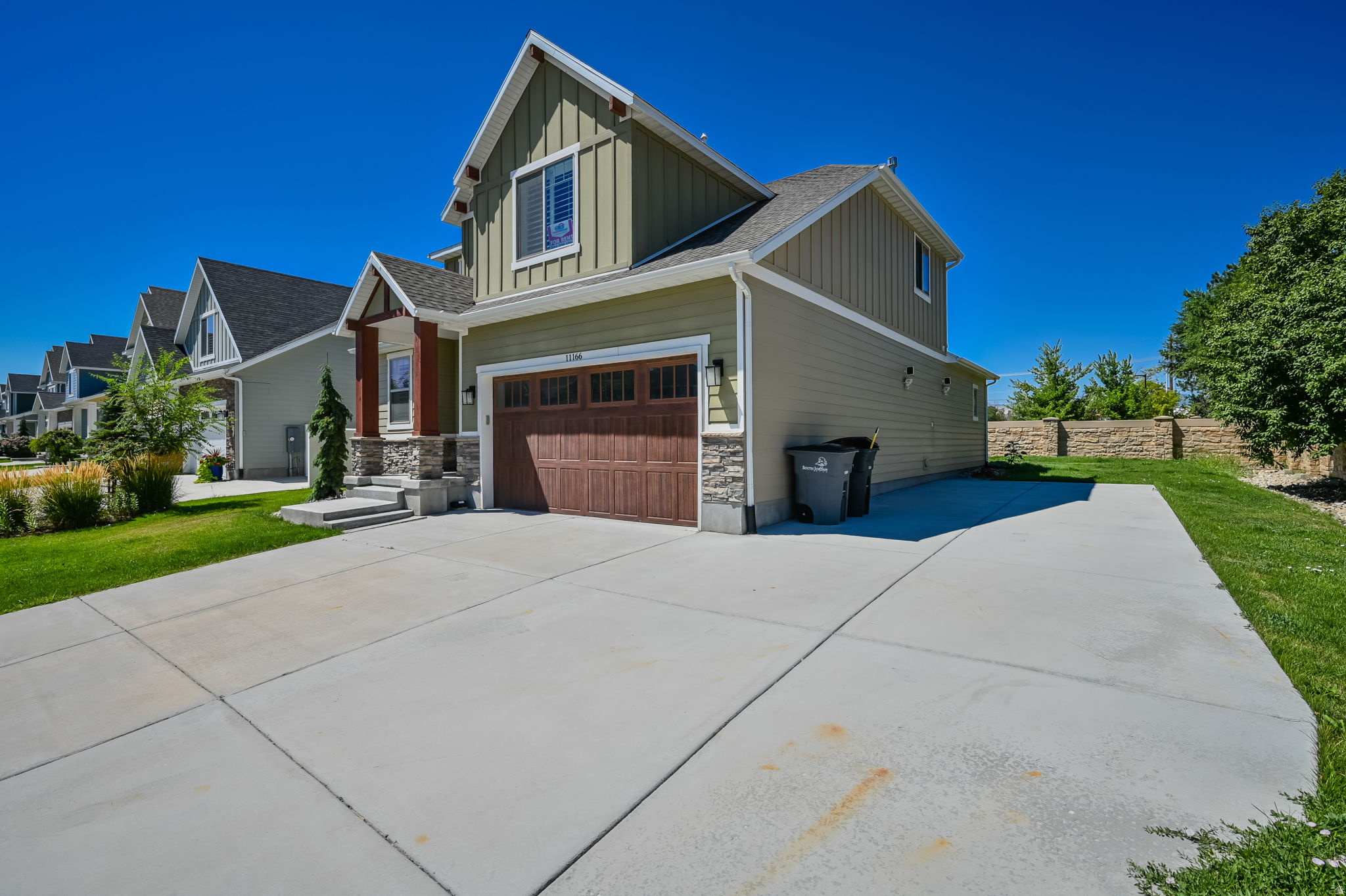 DELANDRAE HEIGHTS - Residential Lease