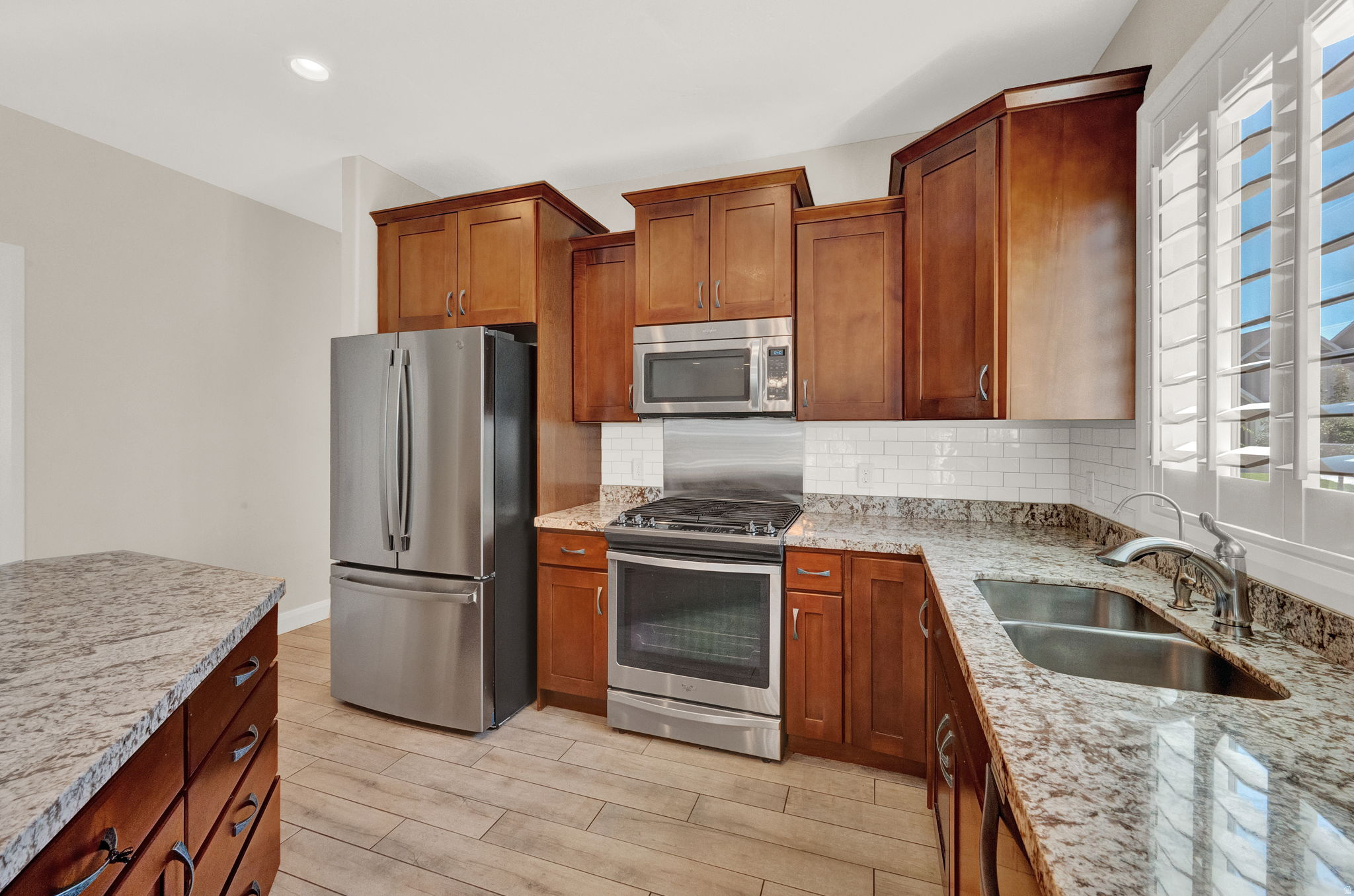 DELANDRAE HEIGHTS - Residential Lease