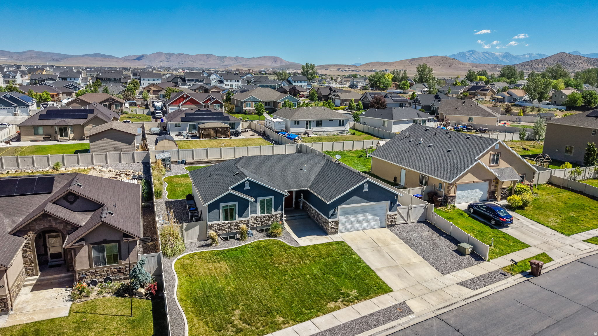 AUTUMN RIDGE - Residential