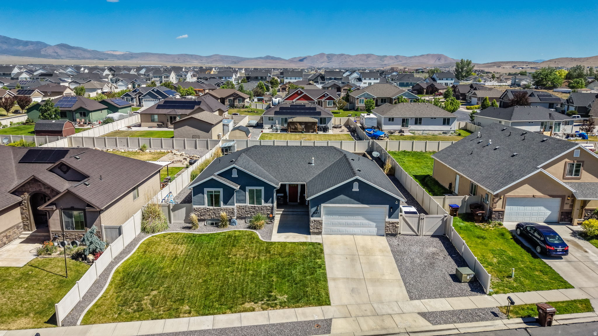 AUTUMN RIDGE - Residential