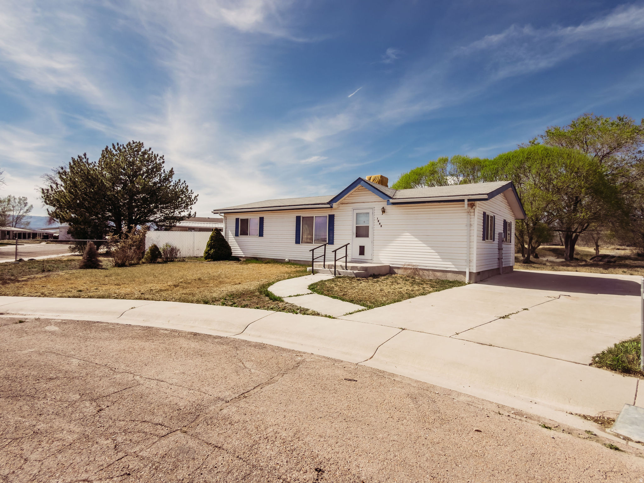 QUAIL HOLLOW ESTATES - Residential