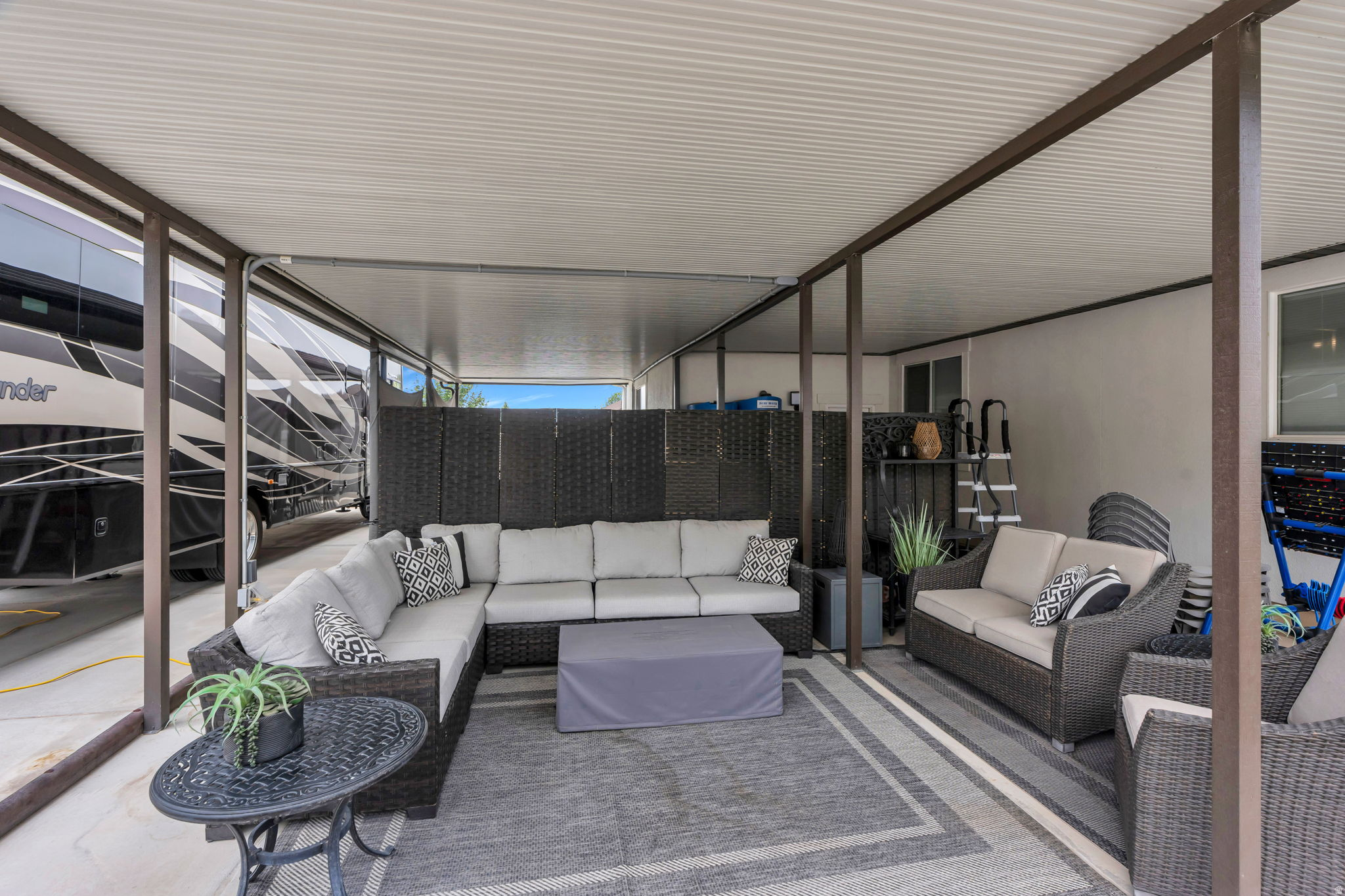 MOUNT LOAFER - Residential