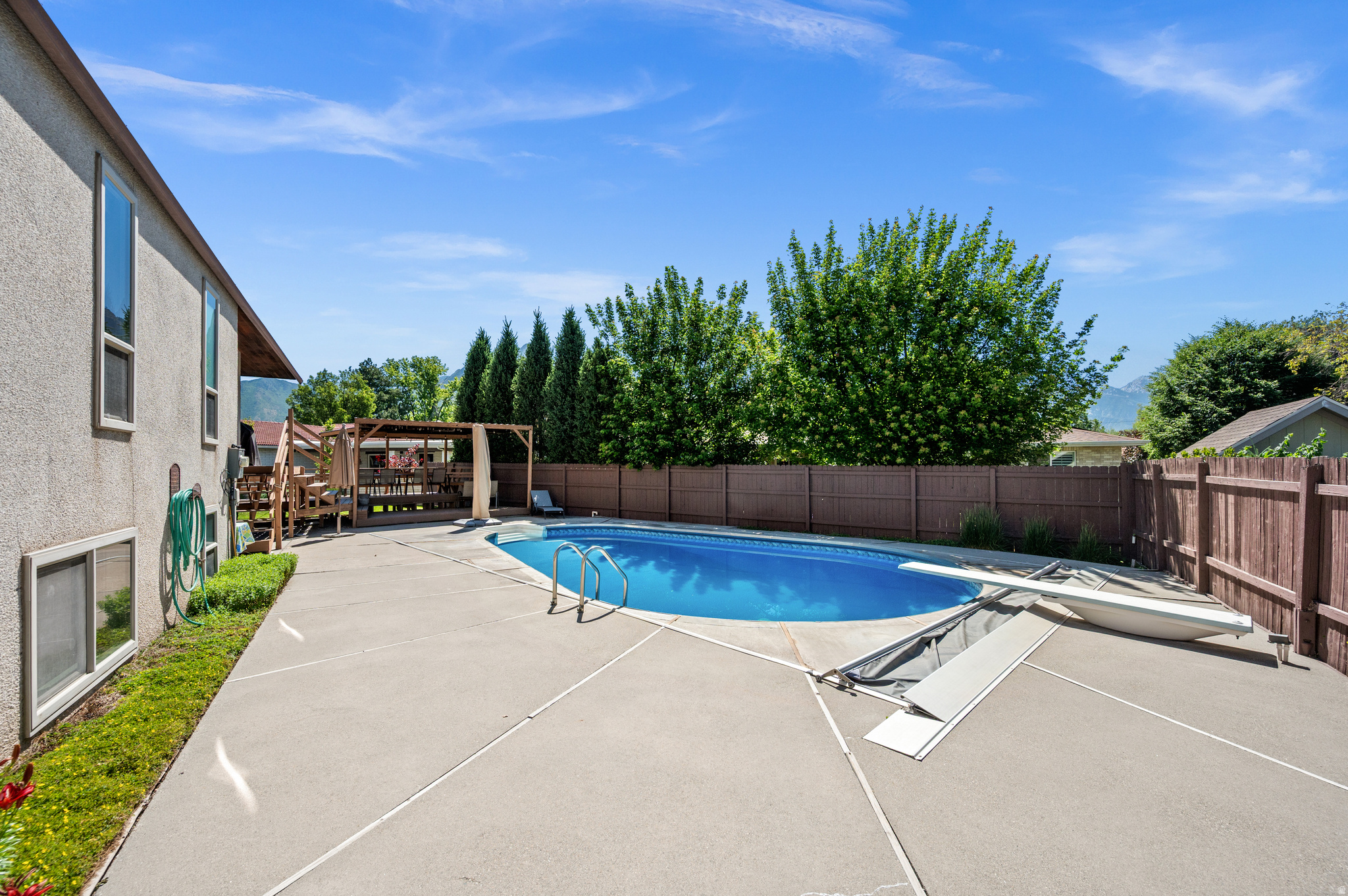 HOLLADAY GROVE - Residential