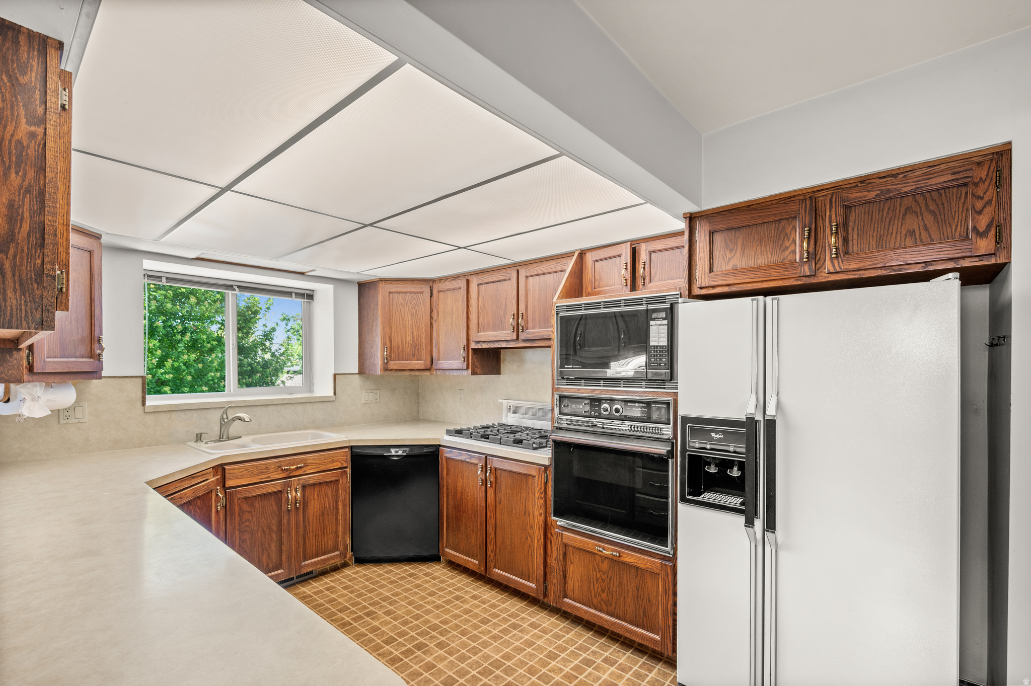 HOLLADAY GROVE - Residential