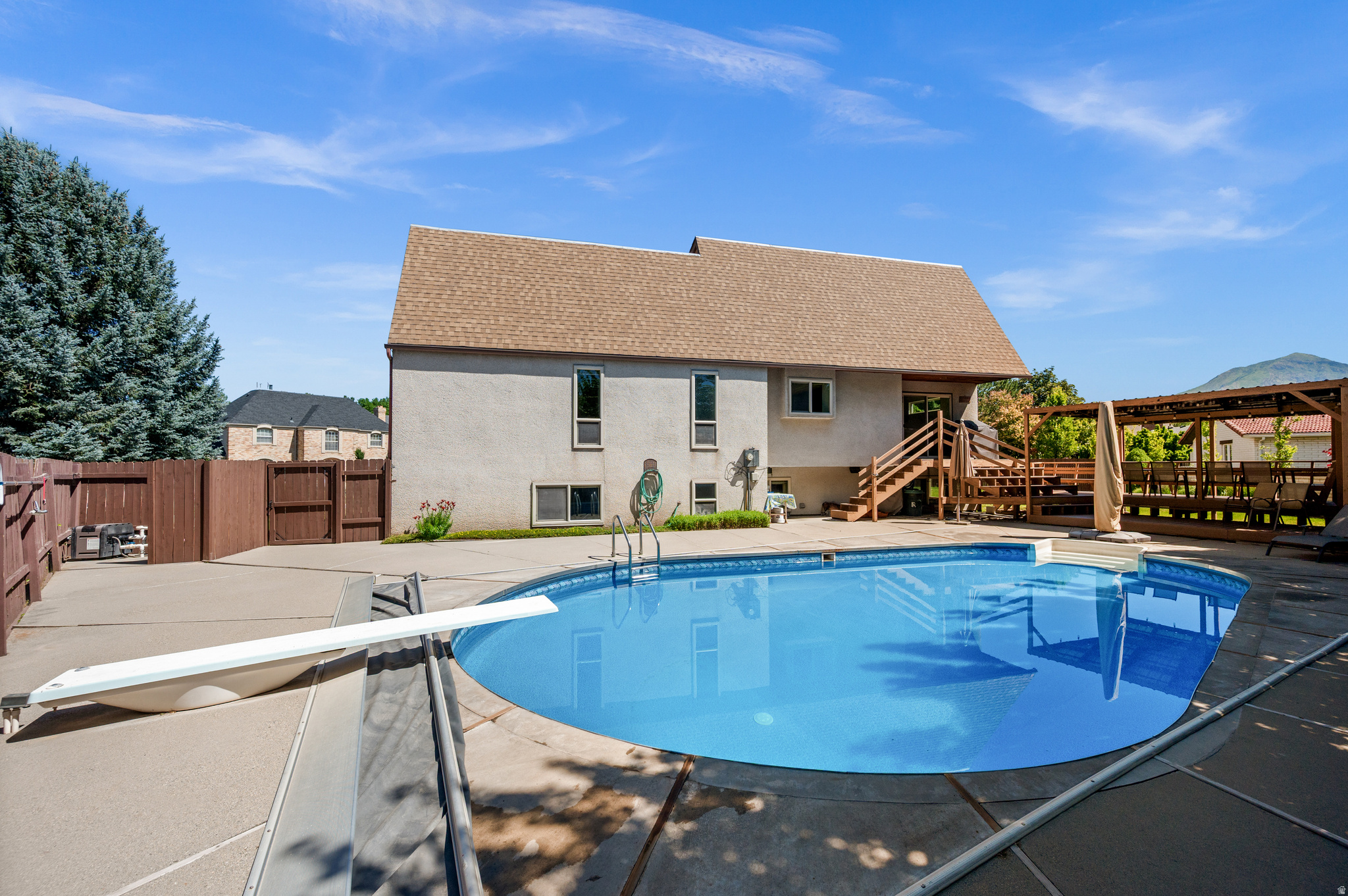 HOLLADAY GROVE - Residential