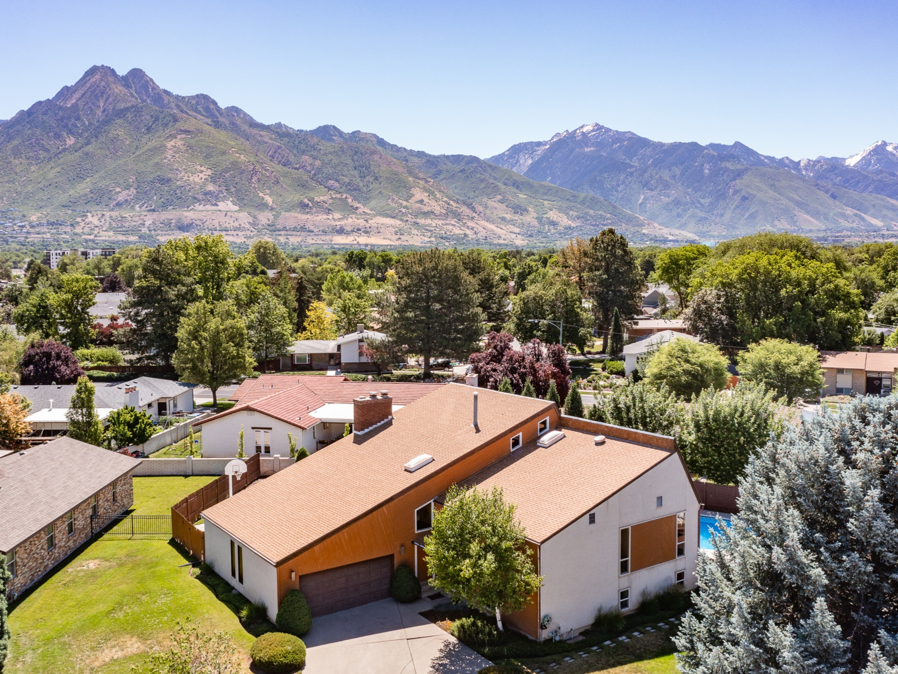 HOLLADAY GROVE - Residential