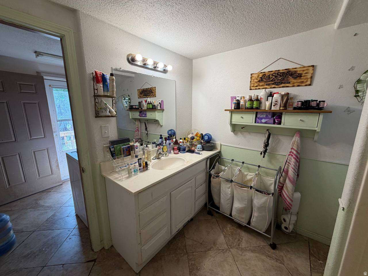 B HANCOCK MOBILE HOME - Residential
