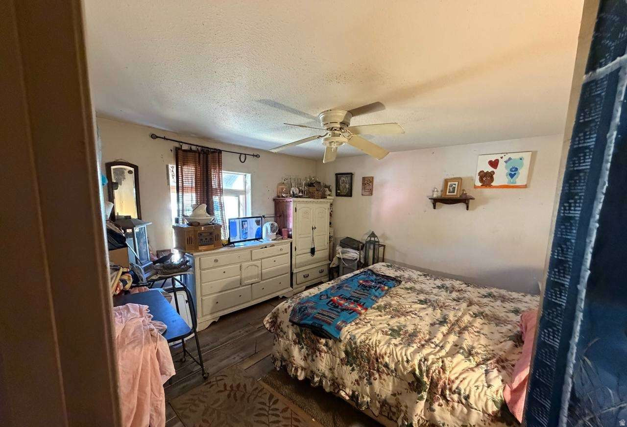 B HANCOCK MOBILE HOME - Residential