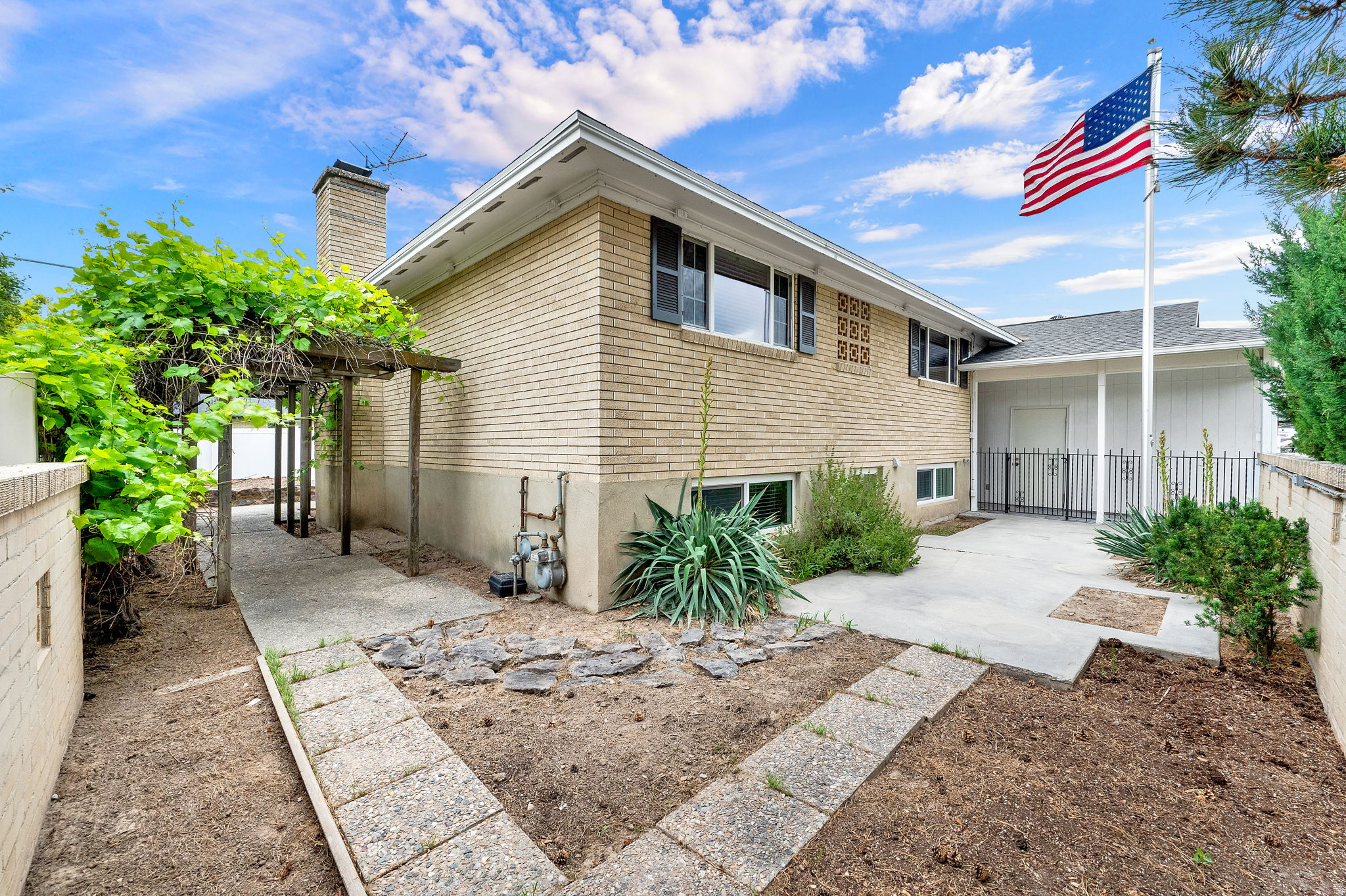 MEADOWBROOK FARMS - Residential