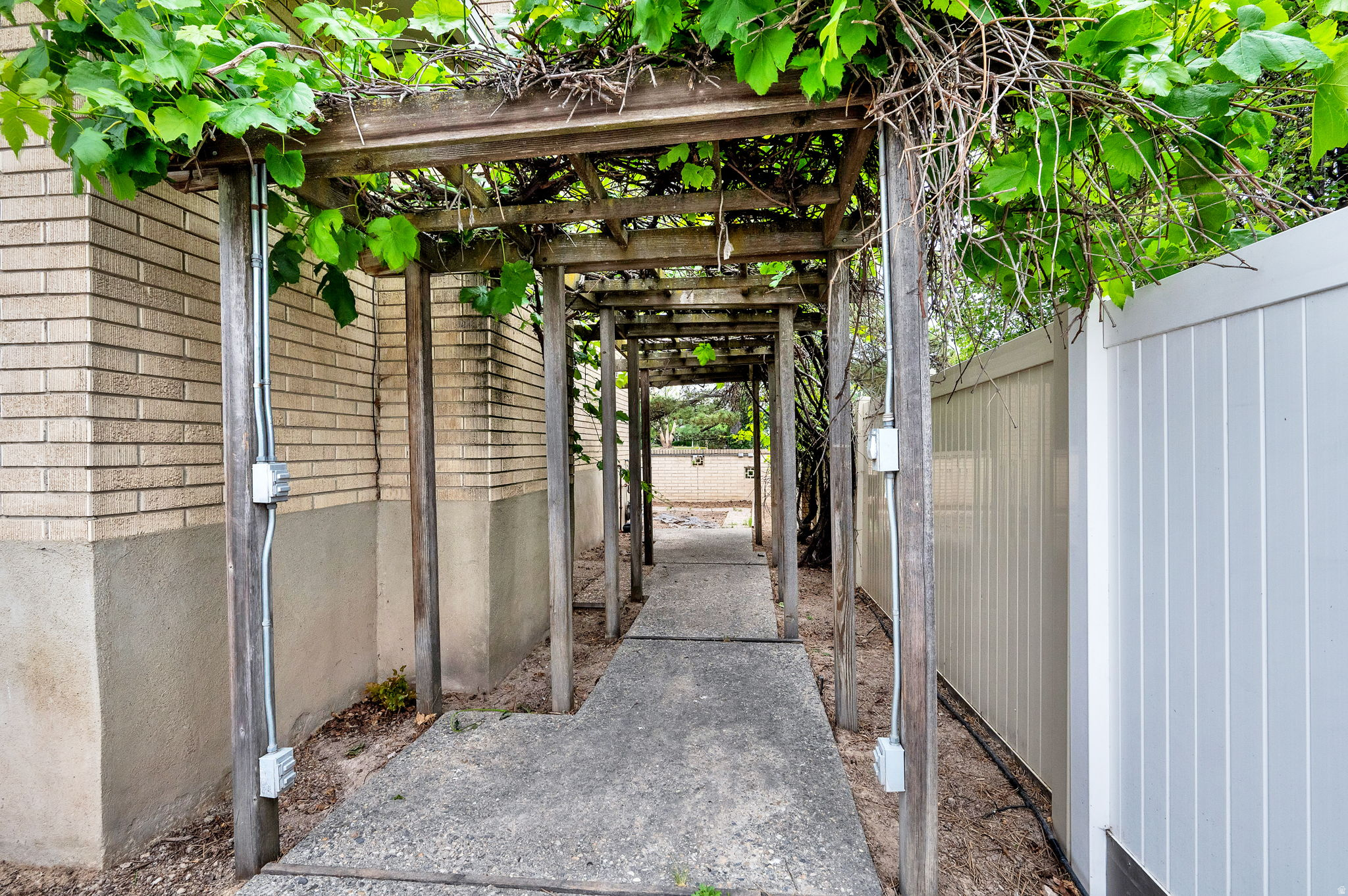 MEADOWBROOK FARMS - Residential