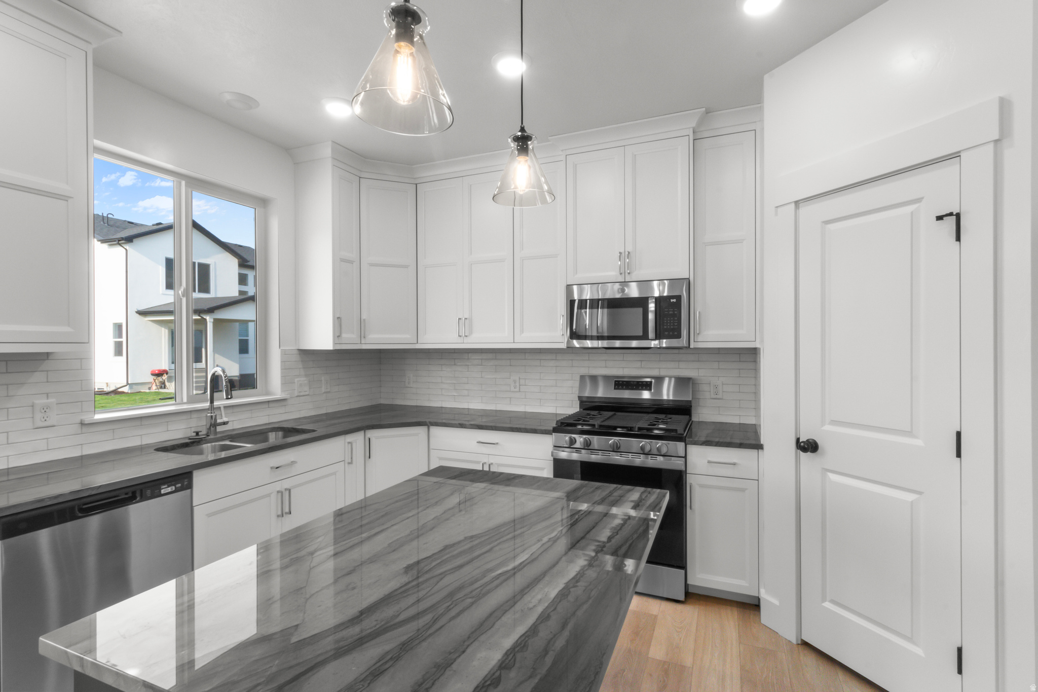 RIVERS EDGE - Residential