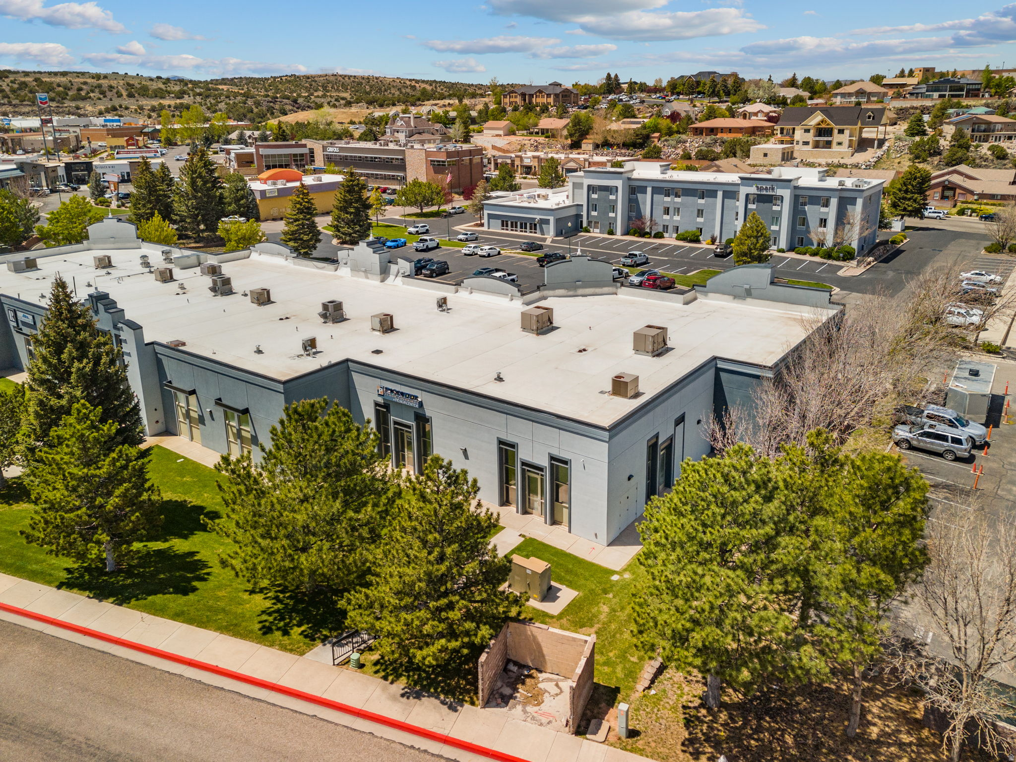 PIONEER PLAZA - Commercial Lease