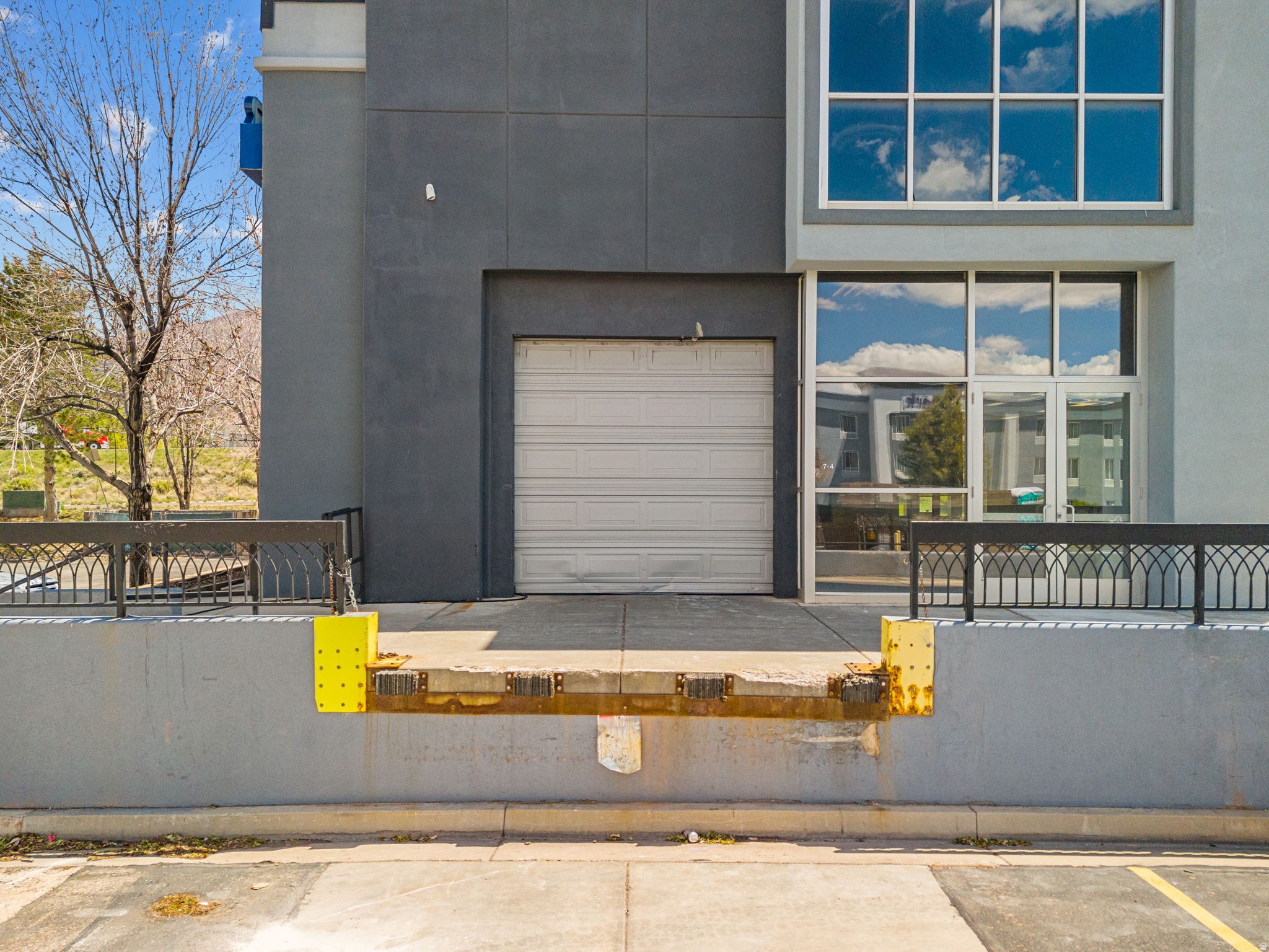 PIONEER PLAZA - Commercial Lease
