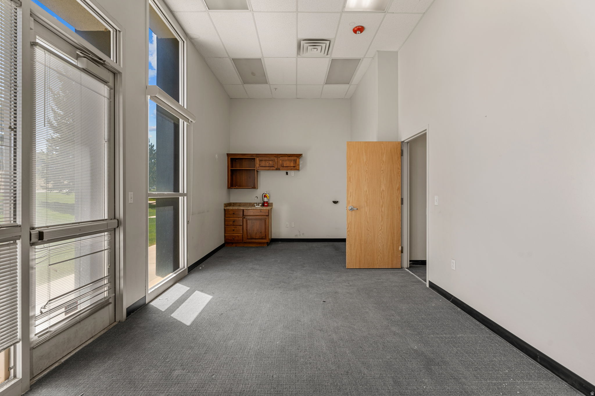 PIONEER PLAZA - Commercial Lease