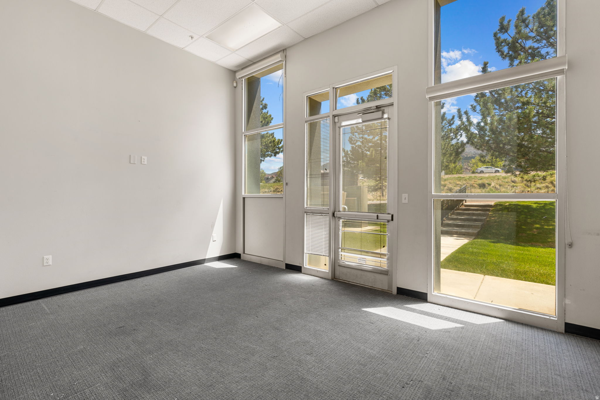 PIONEER PLAZA - Commercial Lease