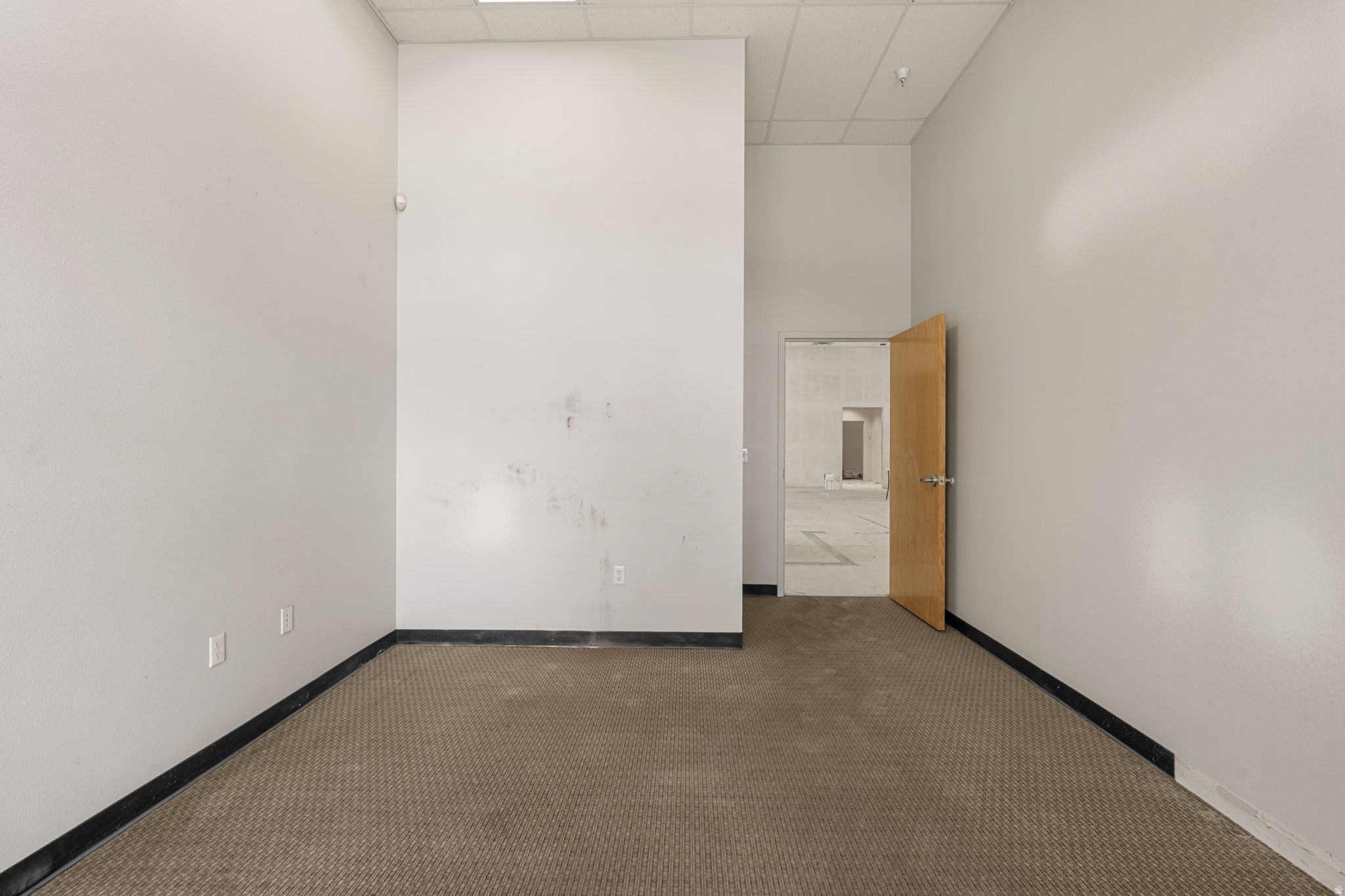 PIONEER PLAZA - Commercial Lease