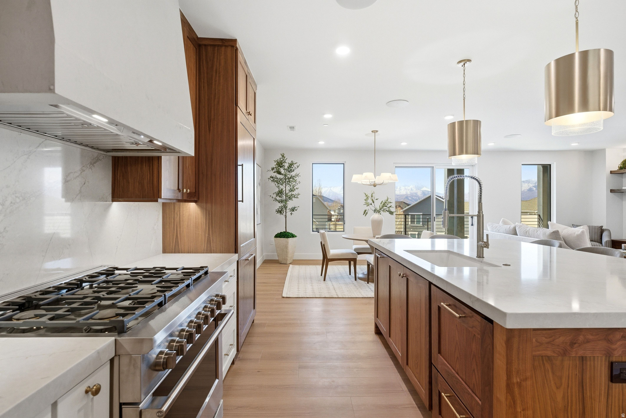 MOUNTAIN VIEW COMMON - Residential
