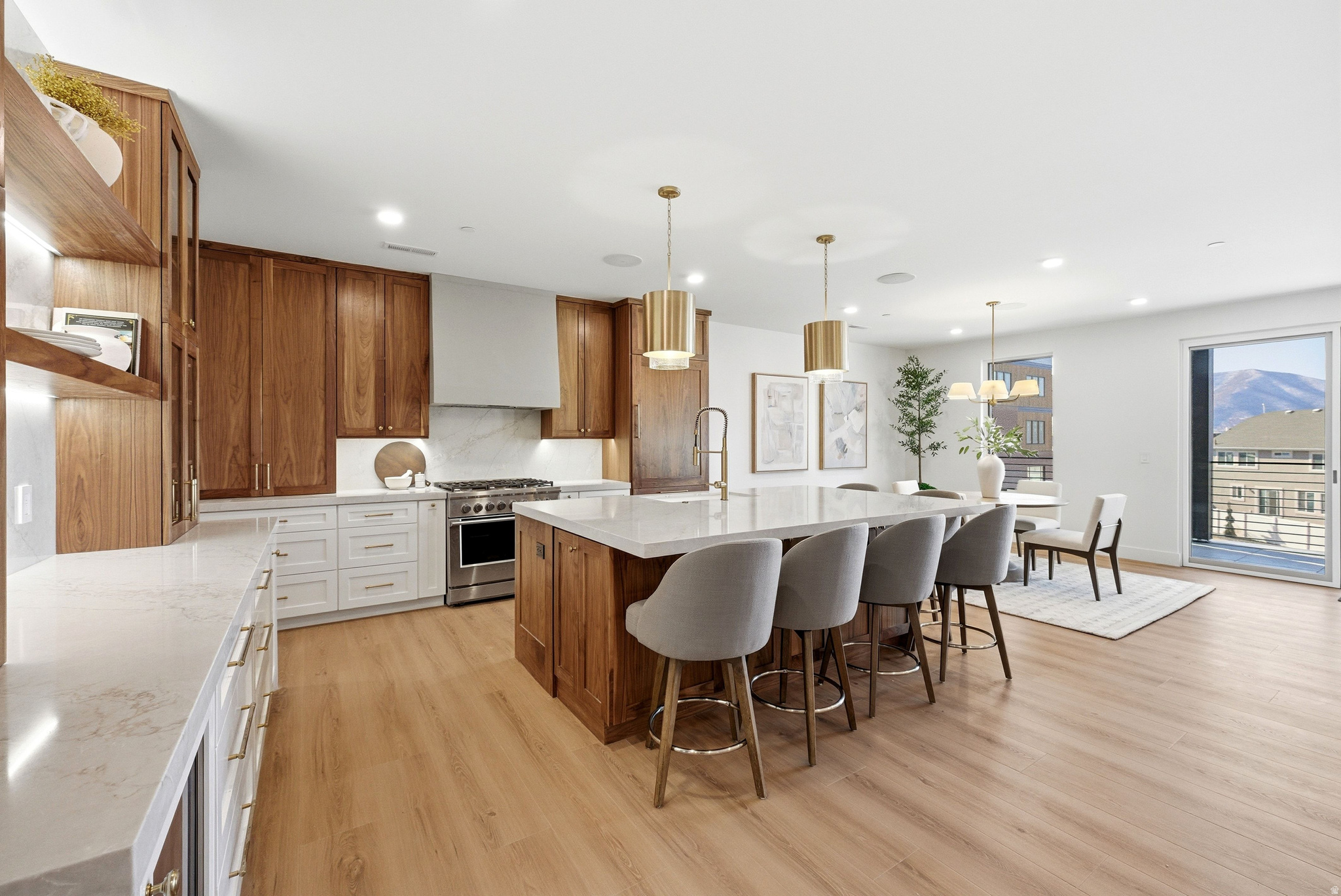MOUNTAIN VIEW COMMON - Residential